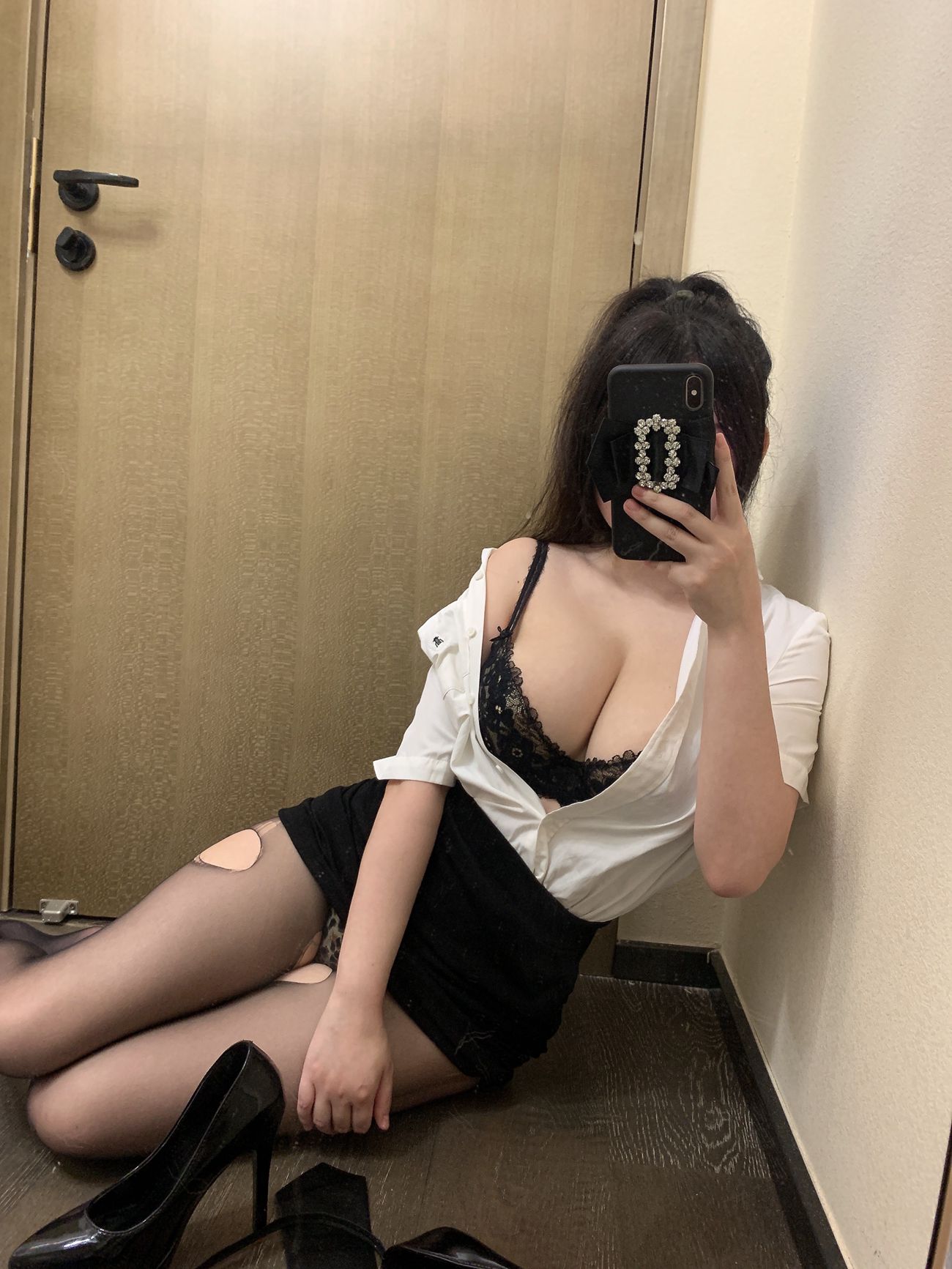 图片[9]-蜜桃少女是依酱呀 – 刚入职的新人 [40P] – 速更版-美库