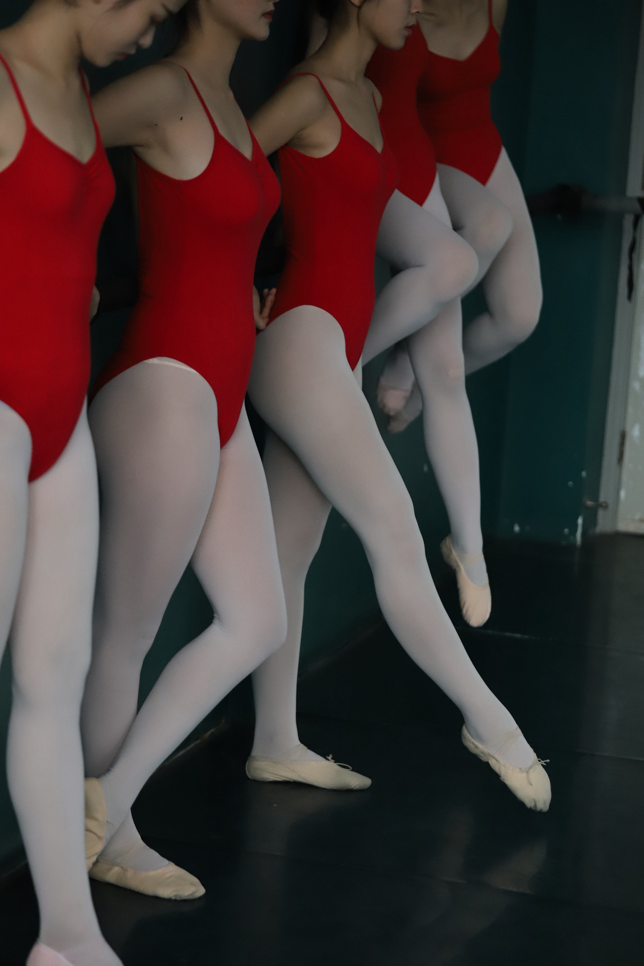 图片[15]-大西瓜爱牙膏-早期作品-W005 红色舞蹈服 003 [171P] – 速更版-美库