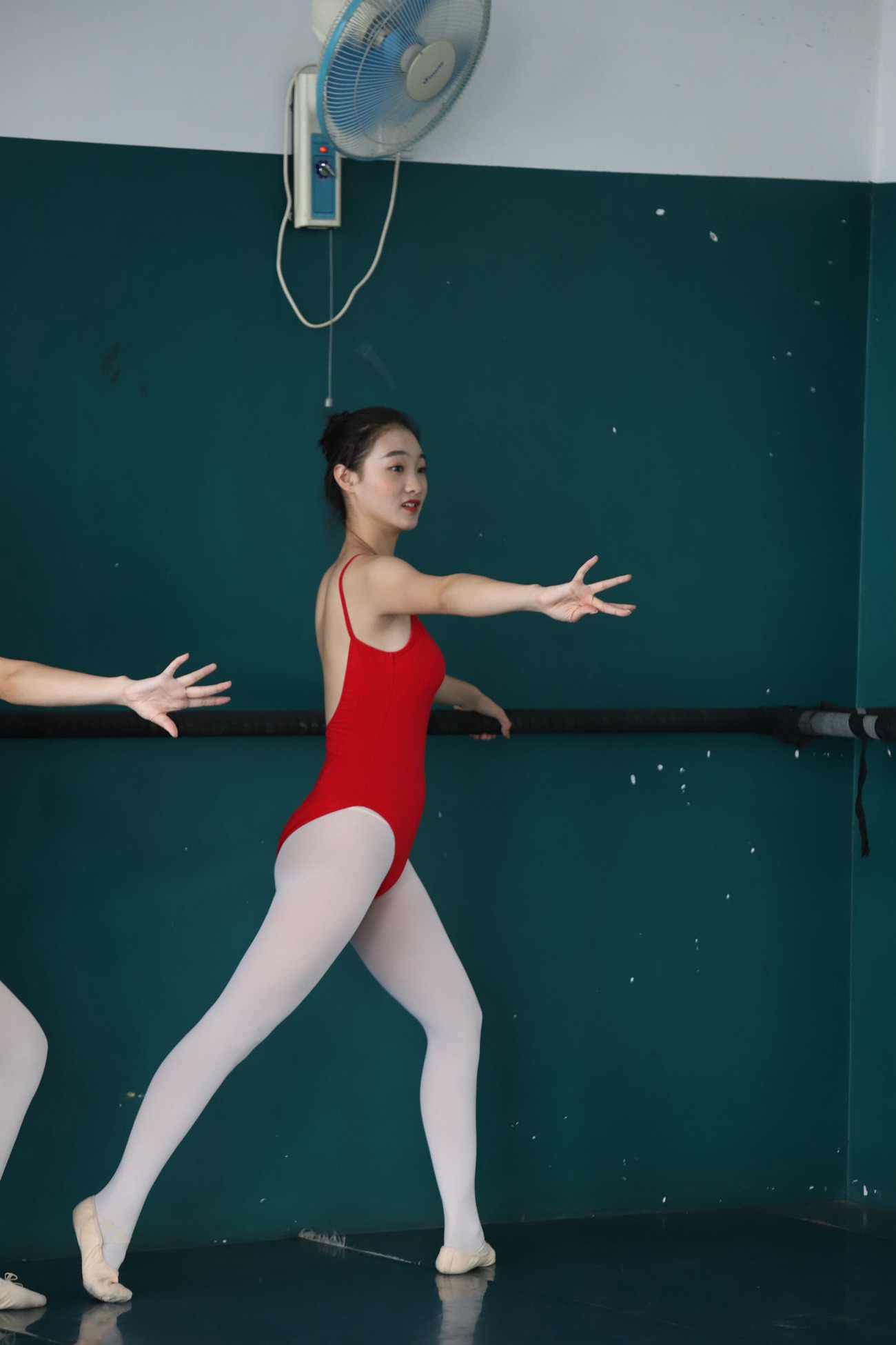 图片[28]-大西瓜爱牙膏-早期作品-W005 红色舞蹈服 002 [172P] – 速更版-美库