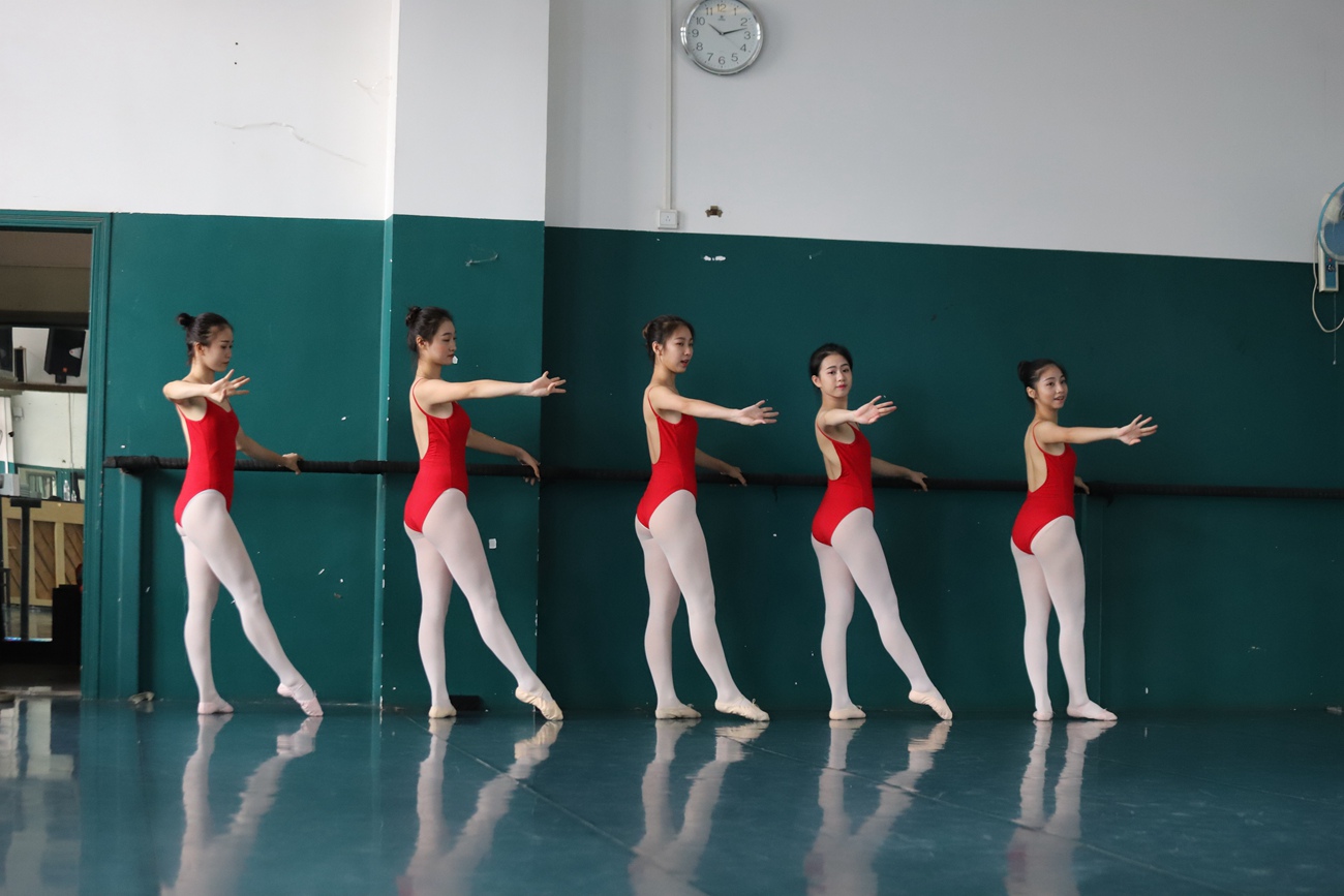 图片[89]-大西瓜爱牙膏-早期作品-W005 红色舞蹈服 004 [182P] – 速更版-美库