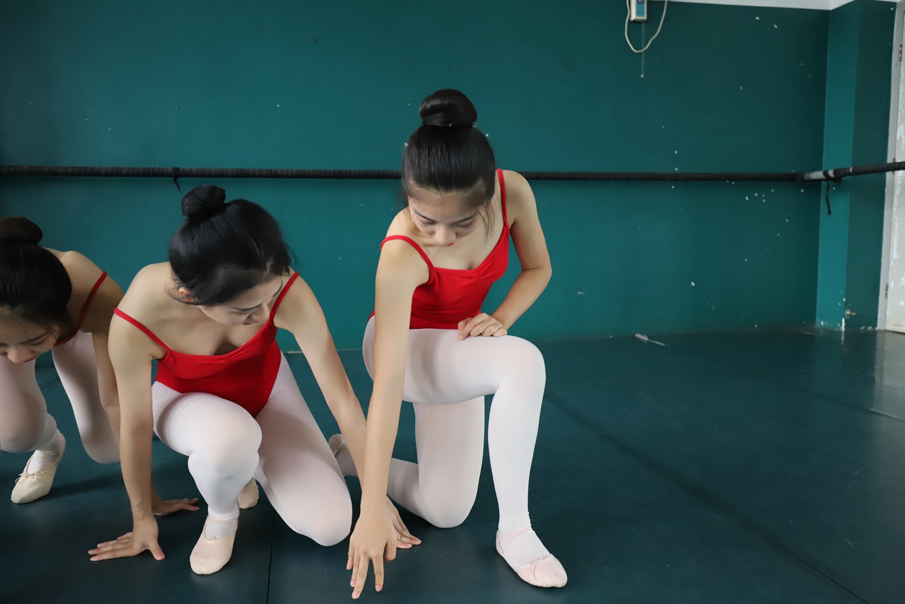 图片[157]-大西瓜爱牙膏-早期作品-W005 红色舞蹈服 003 [171P] – 速更版-美库