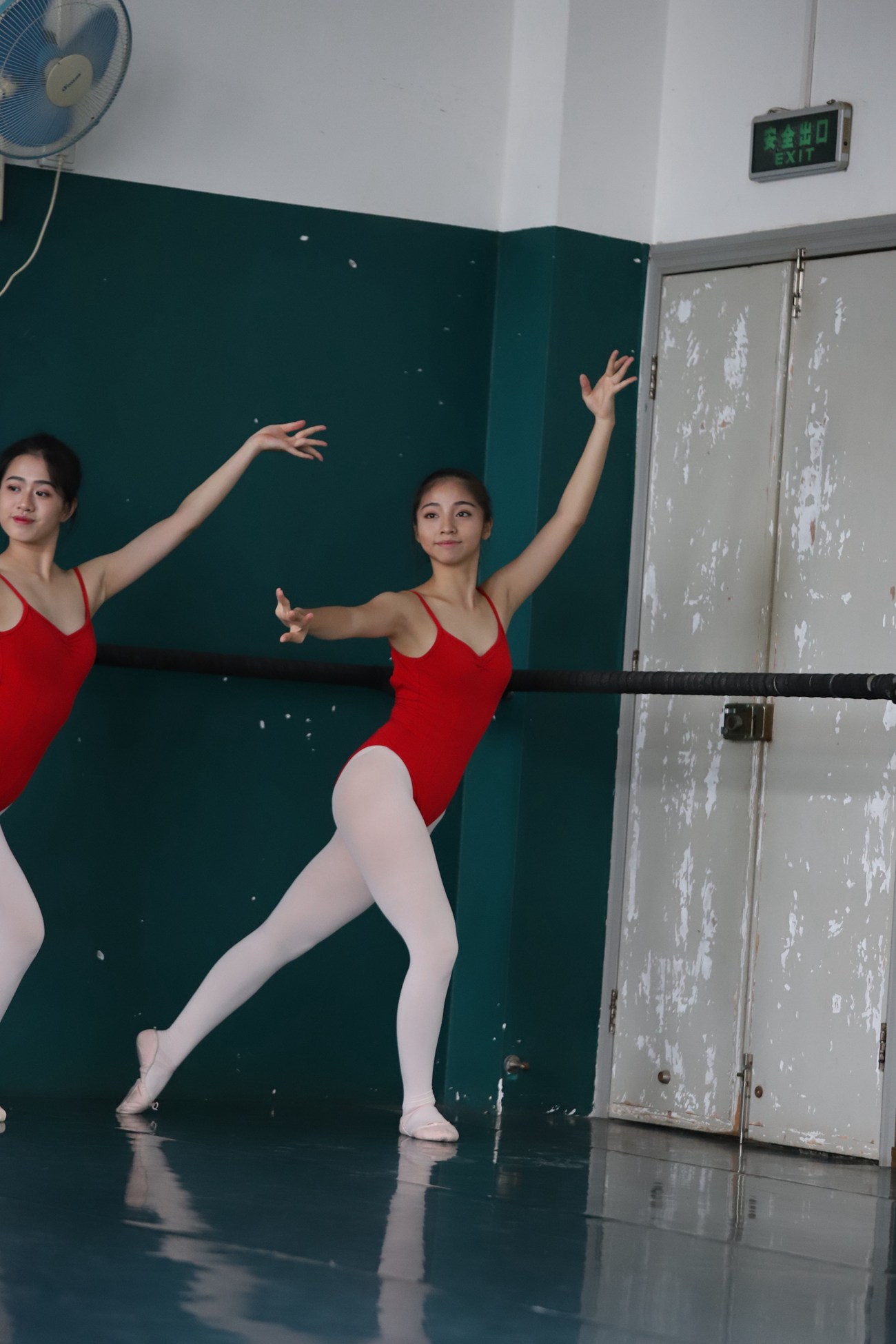 图片[181]-大西瓜爱牙膏-早期作品-W005 红色舞蹈服 004 [182P] – 速更版-美库