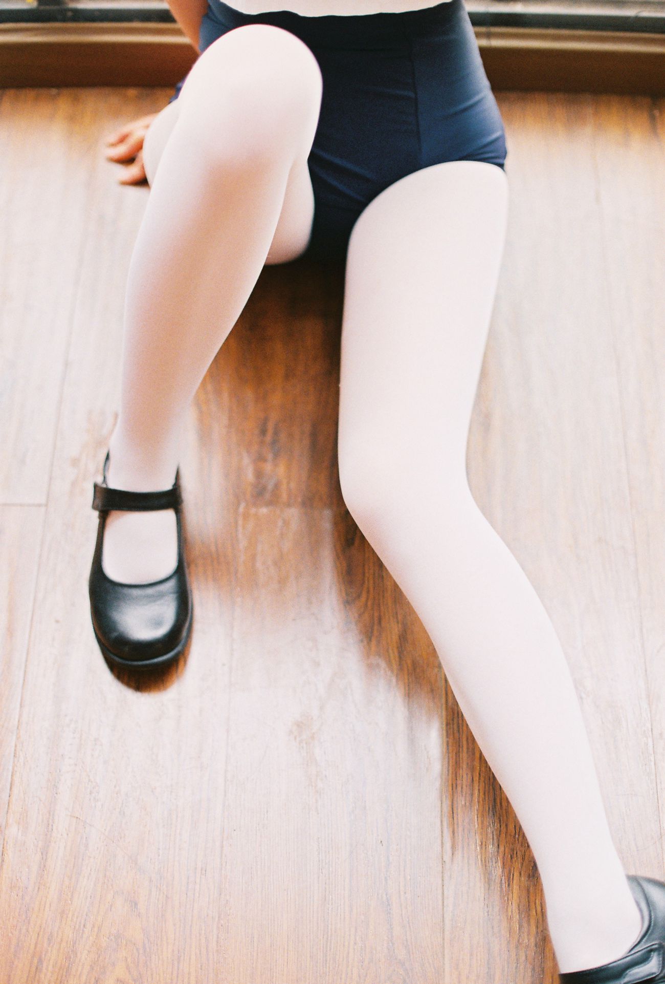 图片[27]-面饼仙儿 – 水手服 死库水[35P] – 速更版-美库