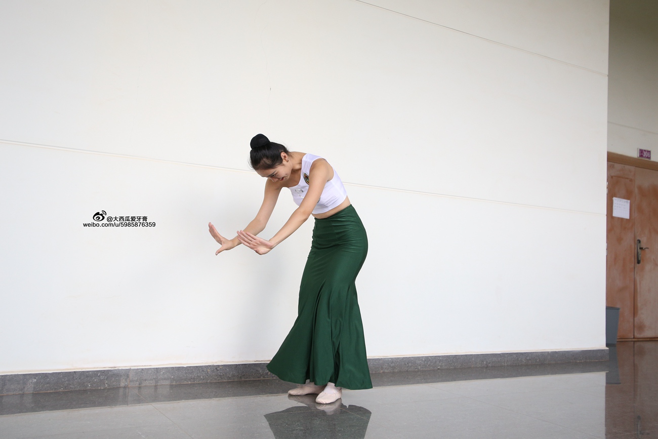 图片[19]-大西瓜爱牙膏-早期作品-W006 舞蹈家1-文君 绿裙 [233P] – 速更版-美库