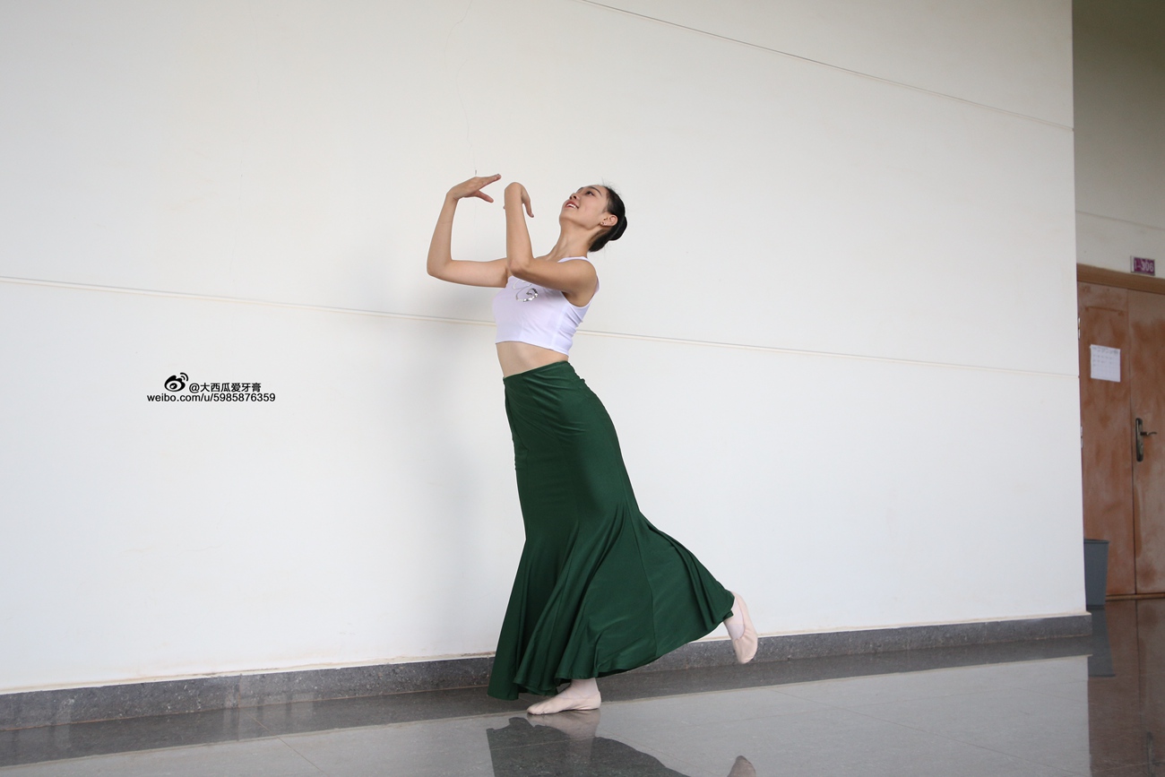 图片[20]-大西瓜爱牙膏-早期作品-W006 舞蹈家1-文君 绿裙 [233P] – 速更版-美库