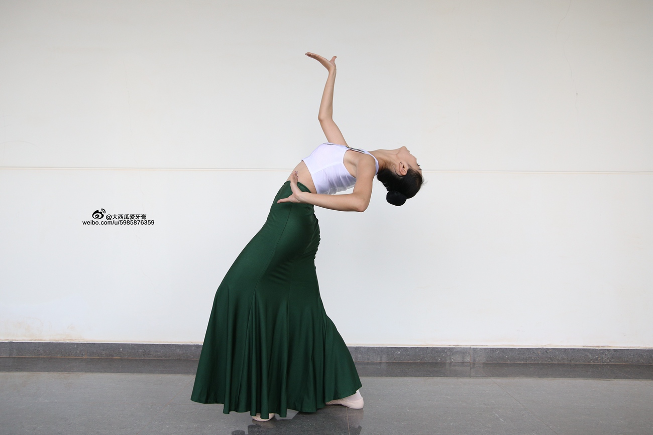 图片[55]-大西瓜爱牙膏-早期作品-W006 舞蹈家1-文君 绿裙 [233P] – 速更版-美库