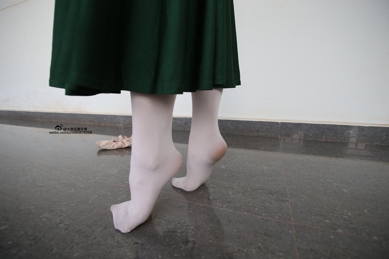 图片[70]-大西瓜爱牙膏-早期作品-W006 舞蹈家1-文君 绿裙 [233P] – 速更版-美库