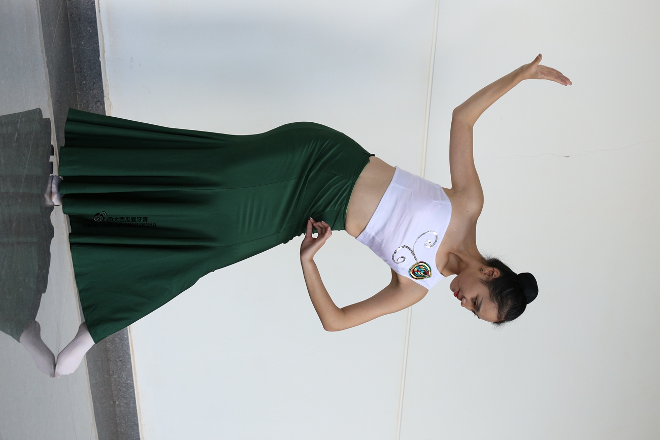 图片[196]-大西瓜爱牙膏-早期作品-W006 舞蹈家1-文君 绿裙 [233P] – 速更版-美库