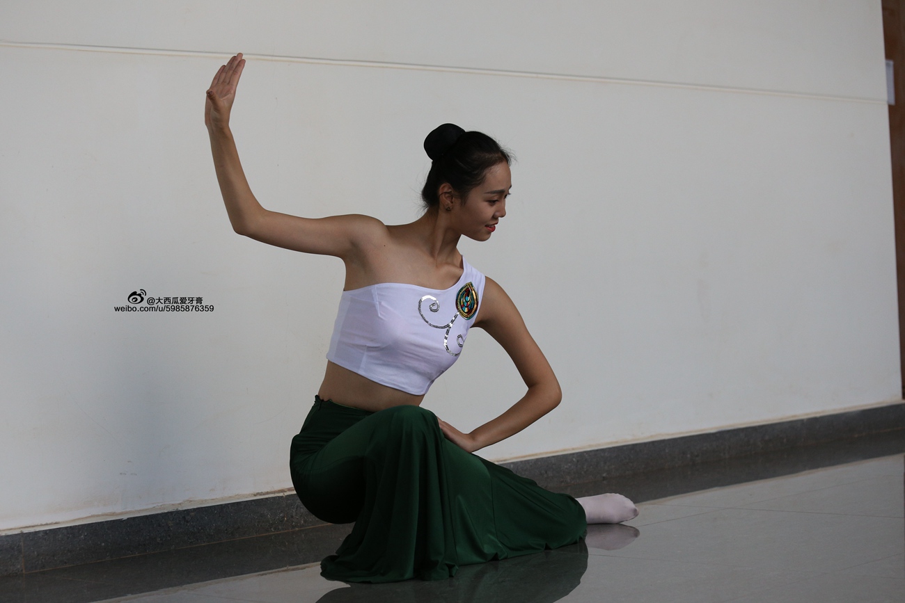 图片[201]-大西瓜爱牙膏-早期作品-W006 舞蹈家1-文君 绿裙 [233P] – 速更版-美库