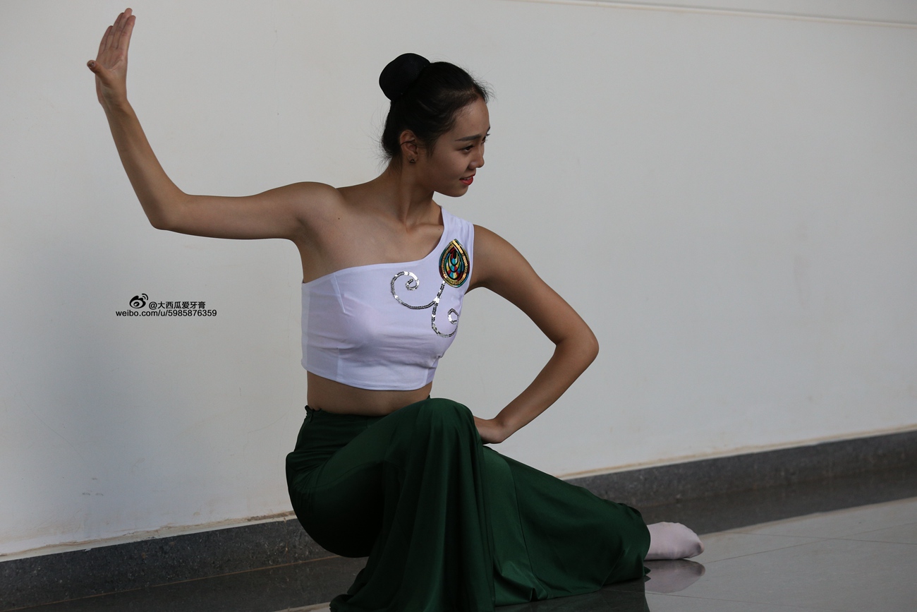 图片[202]-大西瓜爱牙膏-早期作品-W006 舞蹈家1-文君 绿裙 [233P] – 速更版-美库