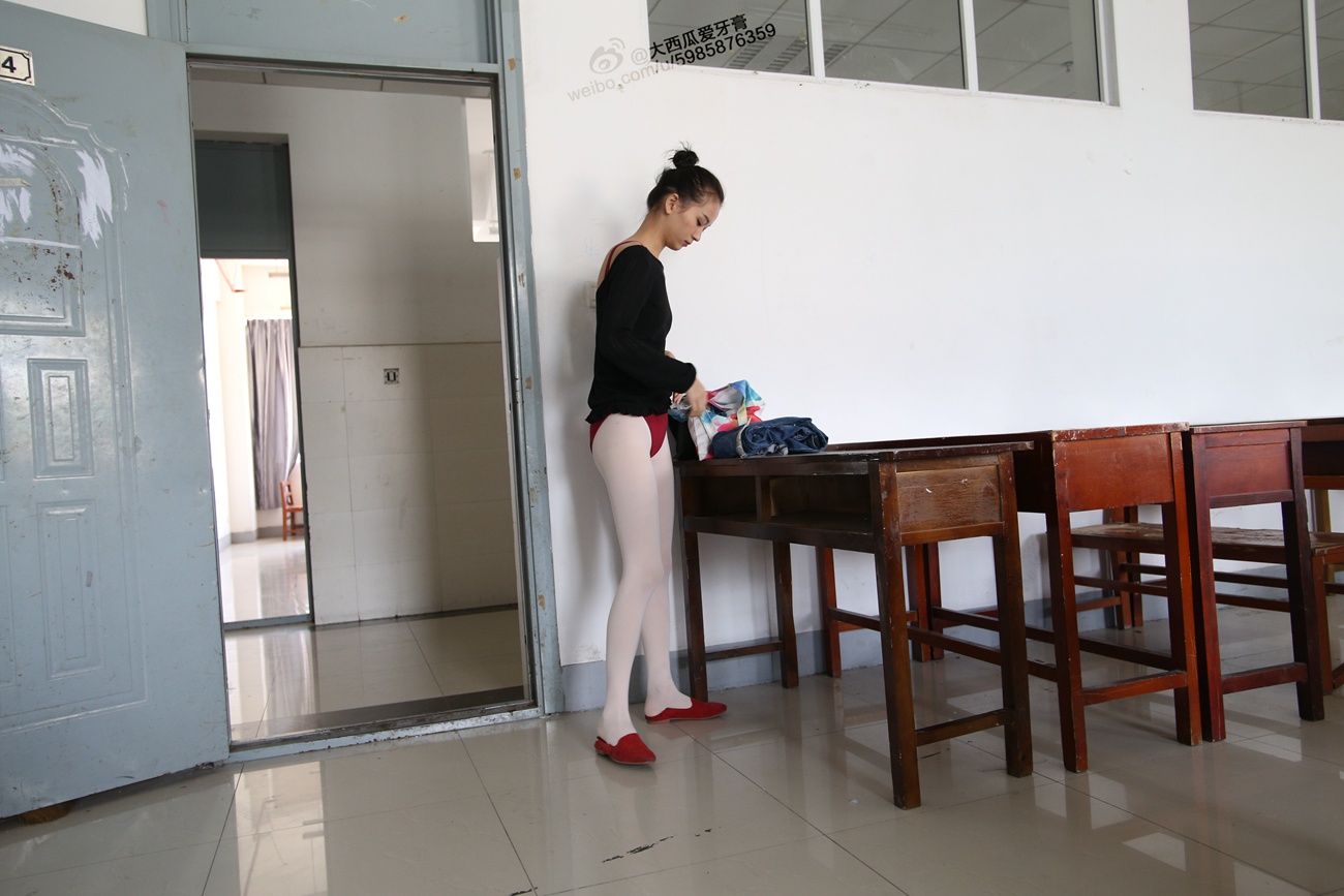 图片[365]-大西瓜爱牙膏-早期作品-W009 舞蹈家2-身材极好1 [364P] – 速更版-美库