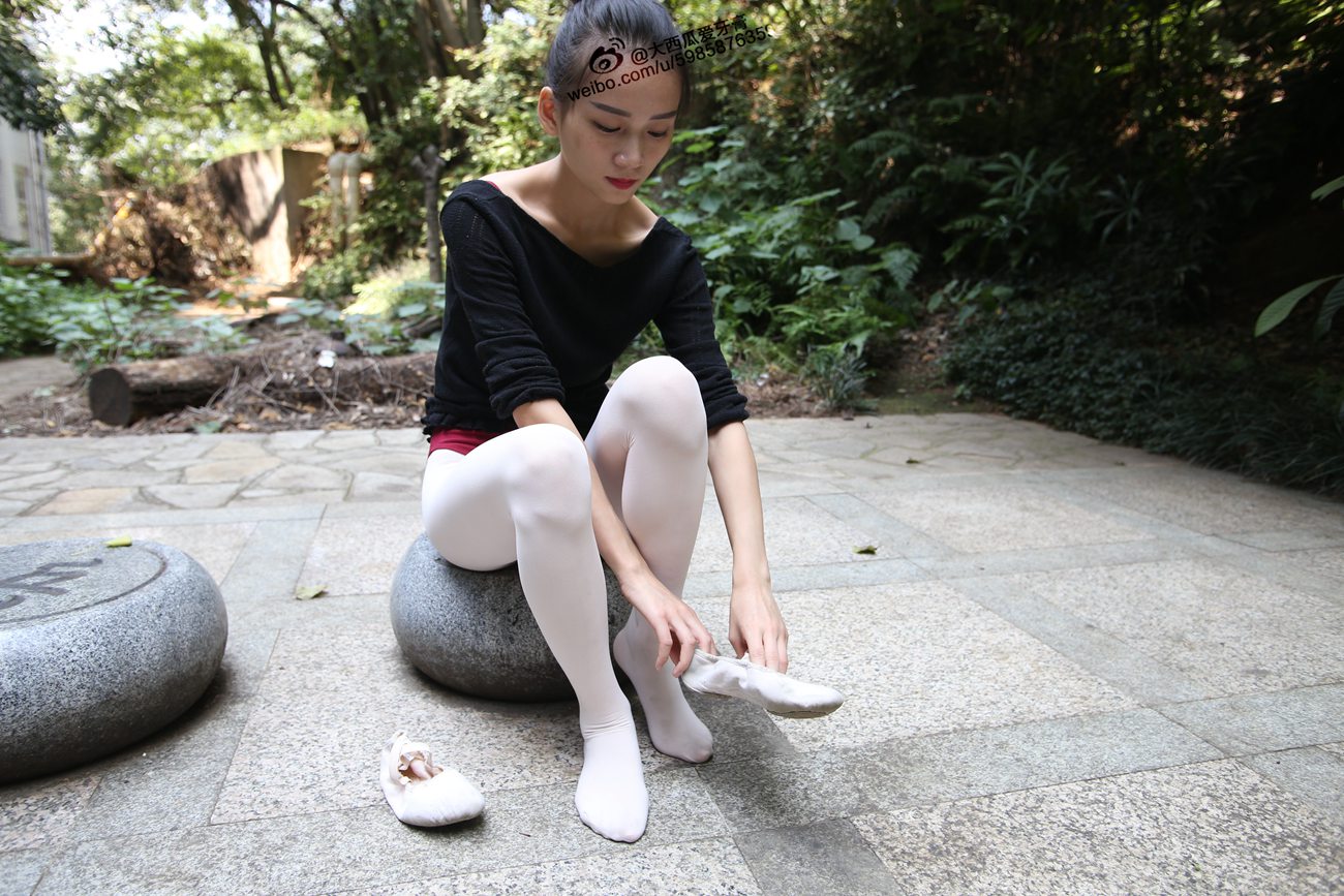 图片[23]-大西瓜爱牙膏-早期作品-W011 舞蹈家2-身材极好3 [271P] – 速更版-美库