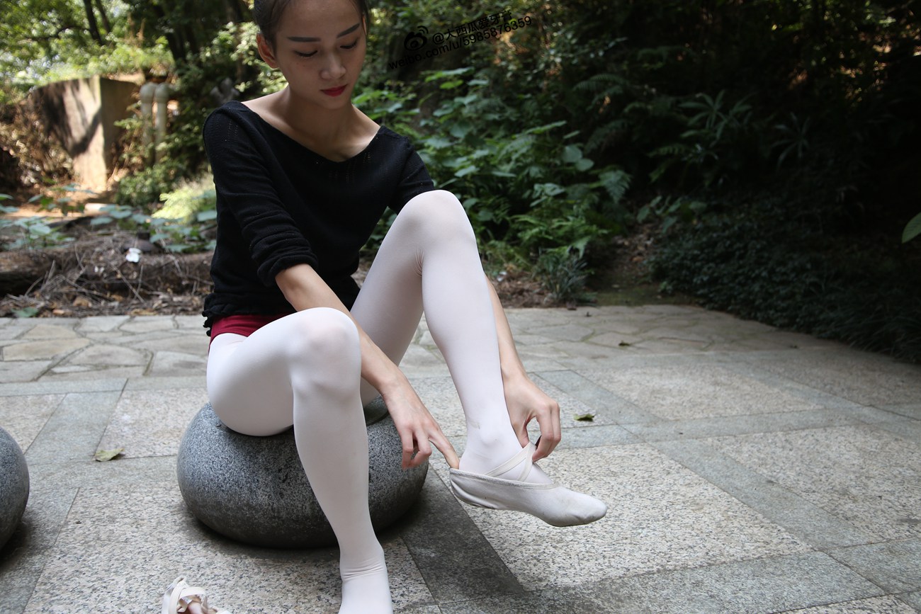 图片[27]-大西瓜爱牙膏-早期作品-W011 舞蹈家2-身材极好3 [271P] – 速更版-美库