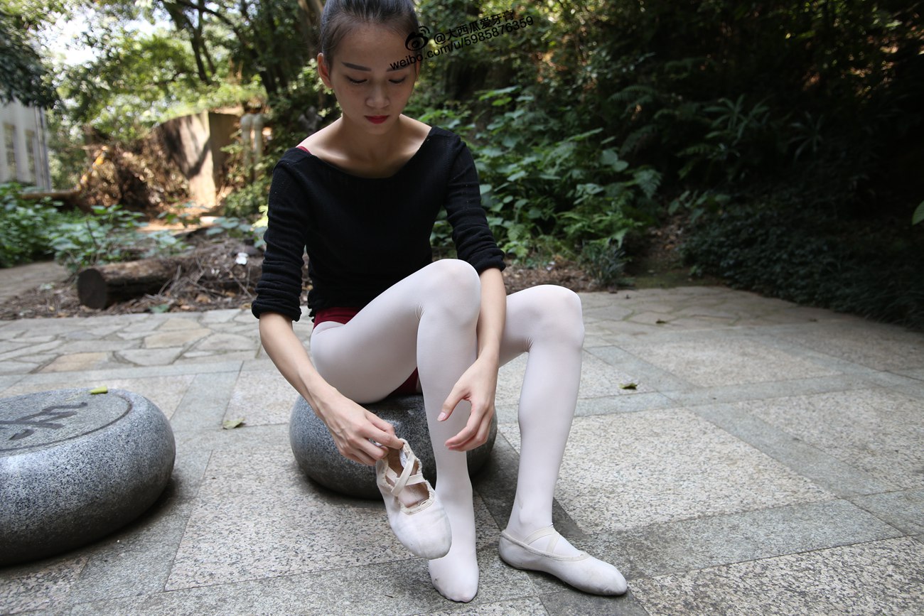 图片[30]-大西瓜爱牙膏-早期作品-W011 舞蹈家2-身材极好3 [271P] – 速更版-美库