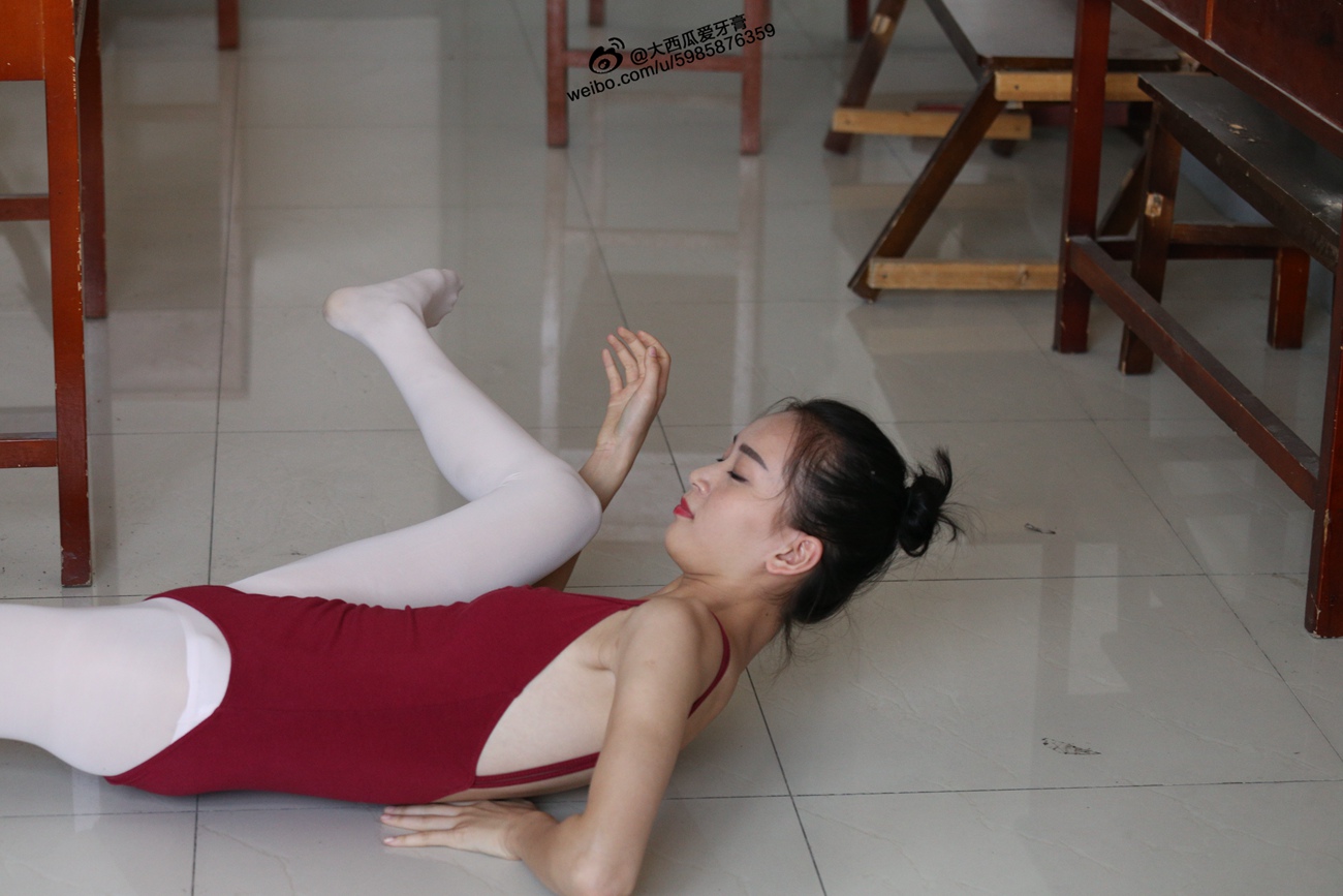 图片[123]-大西瓜爱牙膏-早期作品-W010 舞蹈家2-身材极好2 [405P] – 速更版-美库