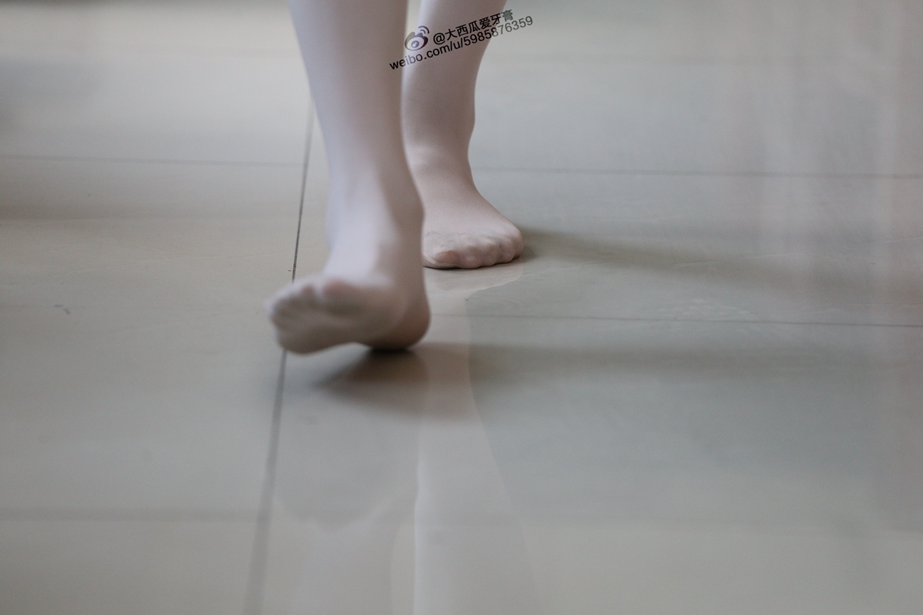 图片[202]-大西瓜爱牙膏-早期作品-W010 舞蹈家2-身材极好2 [405P] – 速更版-美库