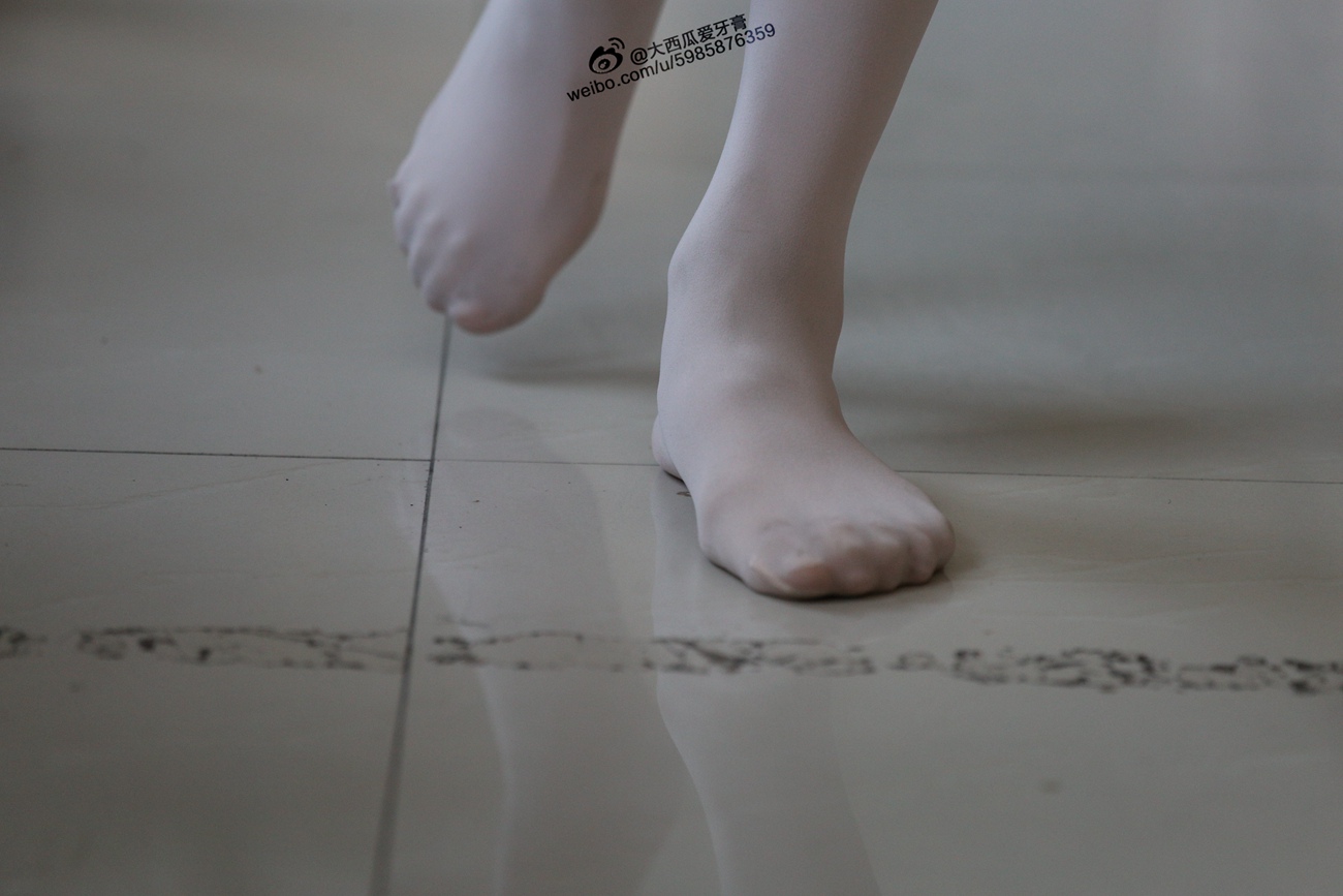 图片[204]-大西瓜爱牙膏-早期作品-W010 舞蹈家2-身材极好2 [405P] – 速更版-美库