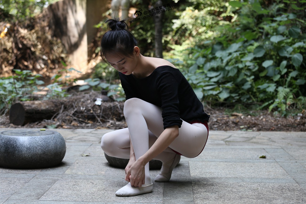 图片[107]-大西瓜爱牙膏-早期作品-W011 舞蹈家2-身材极好3 [271P] – 速更版-美库