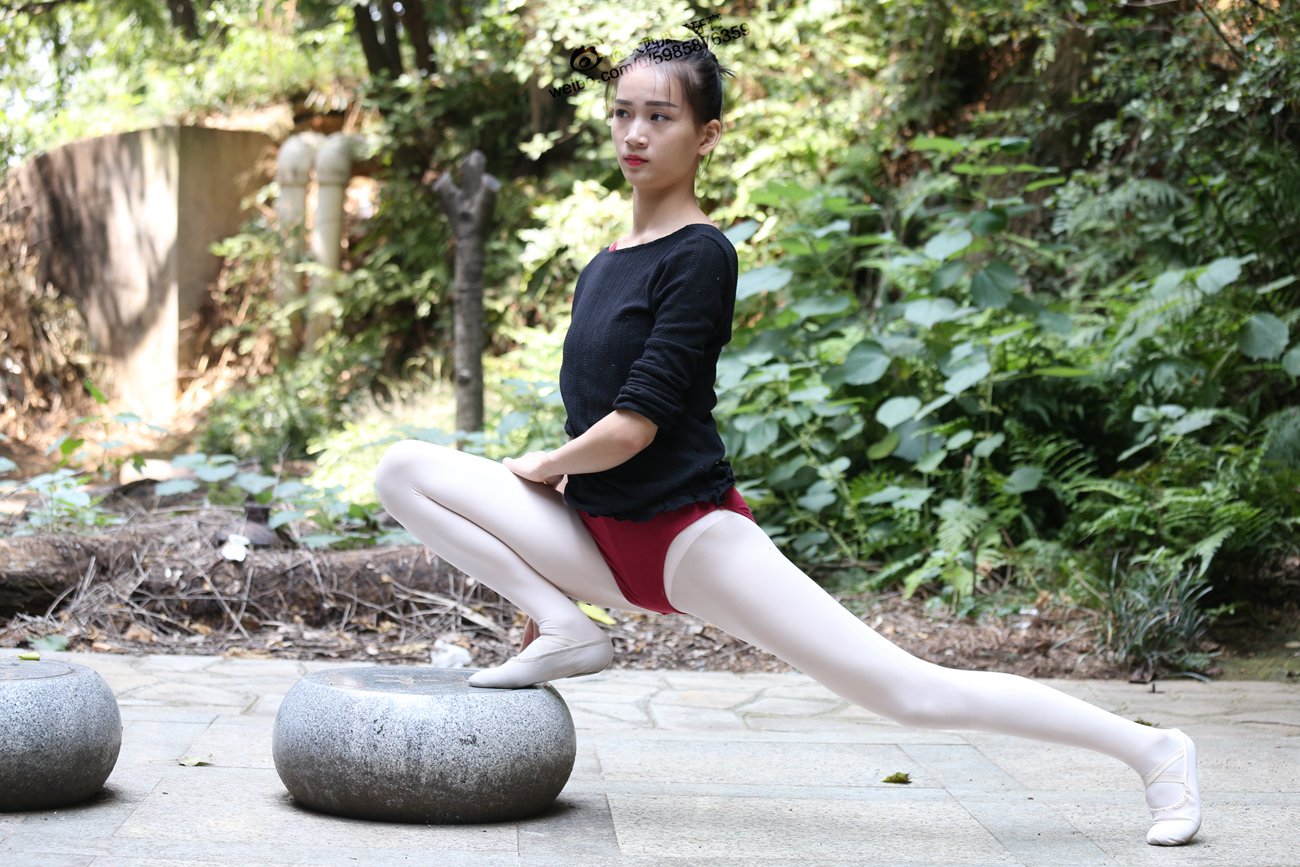 图片[113]-大西瓜爱牙膏-早期作品-W011 舞蹈家2-身材极好3 [271P] – 速更版-美库