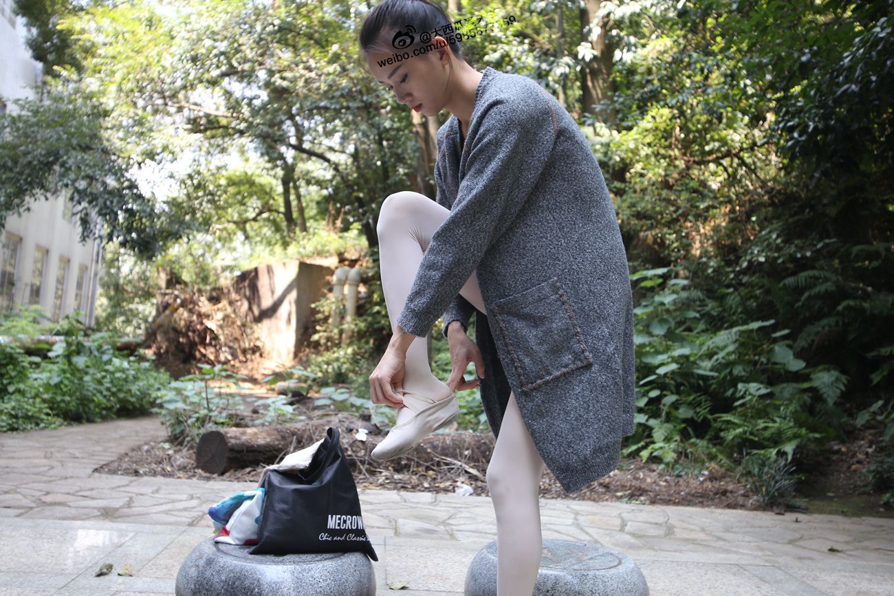 图片[366]-大西瓜爱牙膏-早期作品-W010 舞蹈家2-身材极好2 [405P] – 速更版-美库