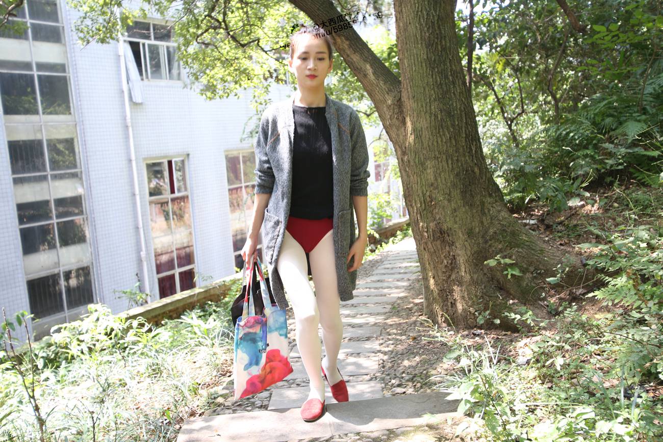 图片[241]-大西瓜爱牙膏-早期作品-W011 舞蹈家2-身材极好3 [271P] – 速更版-美库