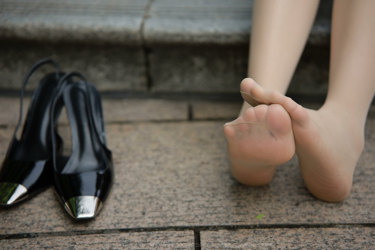 图片[74]-[IESS异思趣向] 耽丝 201021 公园偶遇 小婕 [89P] – 速更版-美库