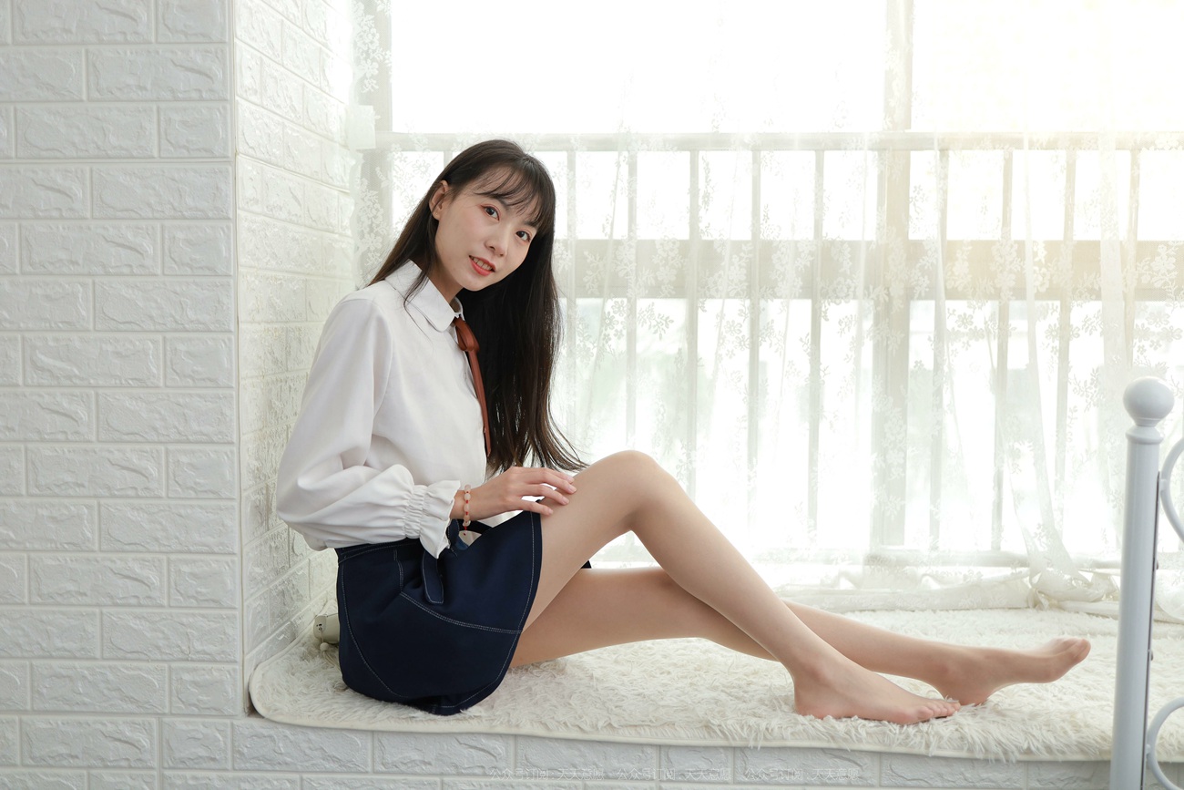 图片[32]-[IESS异思趣向] 耽丝 201022长腿团团的学院风 [97P] – 速更版-美库