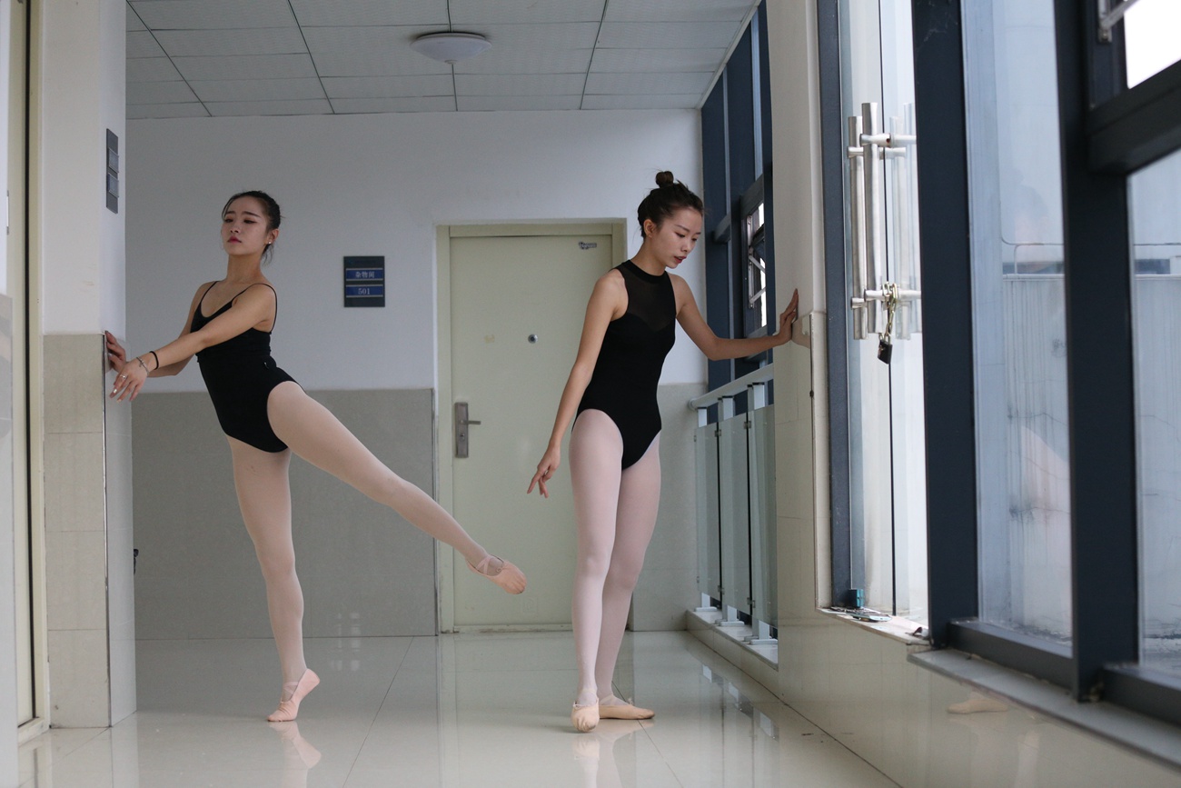 图片[145]-大西瓜爱牙膏-早期作品-W013 舞蹈家4-双黑衣 [515P] – 速更版-美库