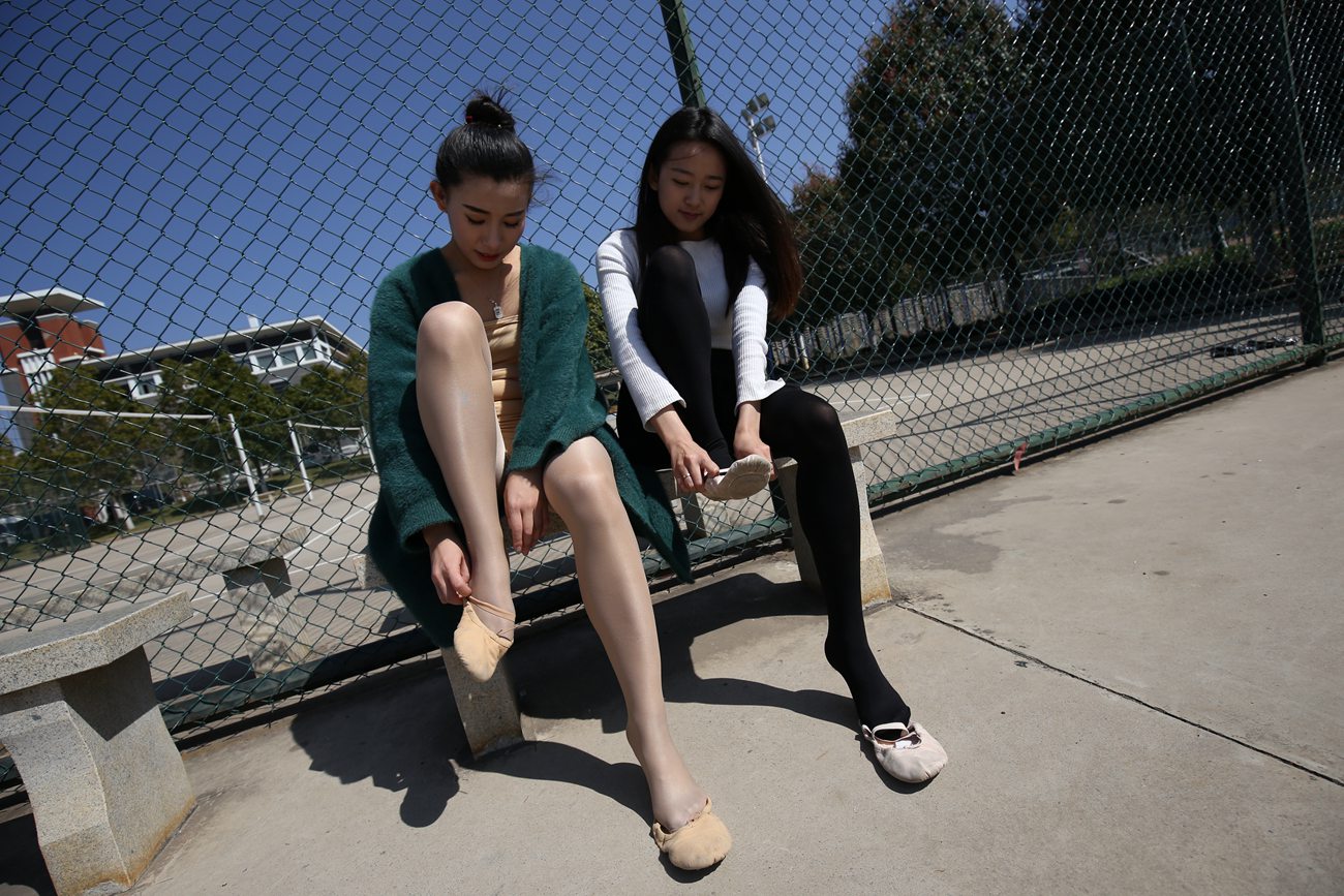 图片[209]-大西瓜爱牙膏-早期作品-W014 舞蹈家5-操场双淑1 [414P] – 速更版-美库