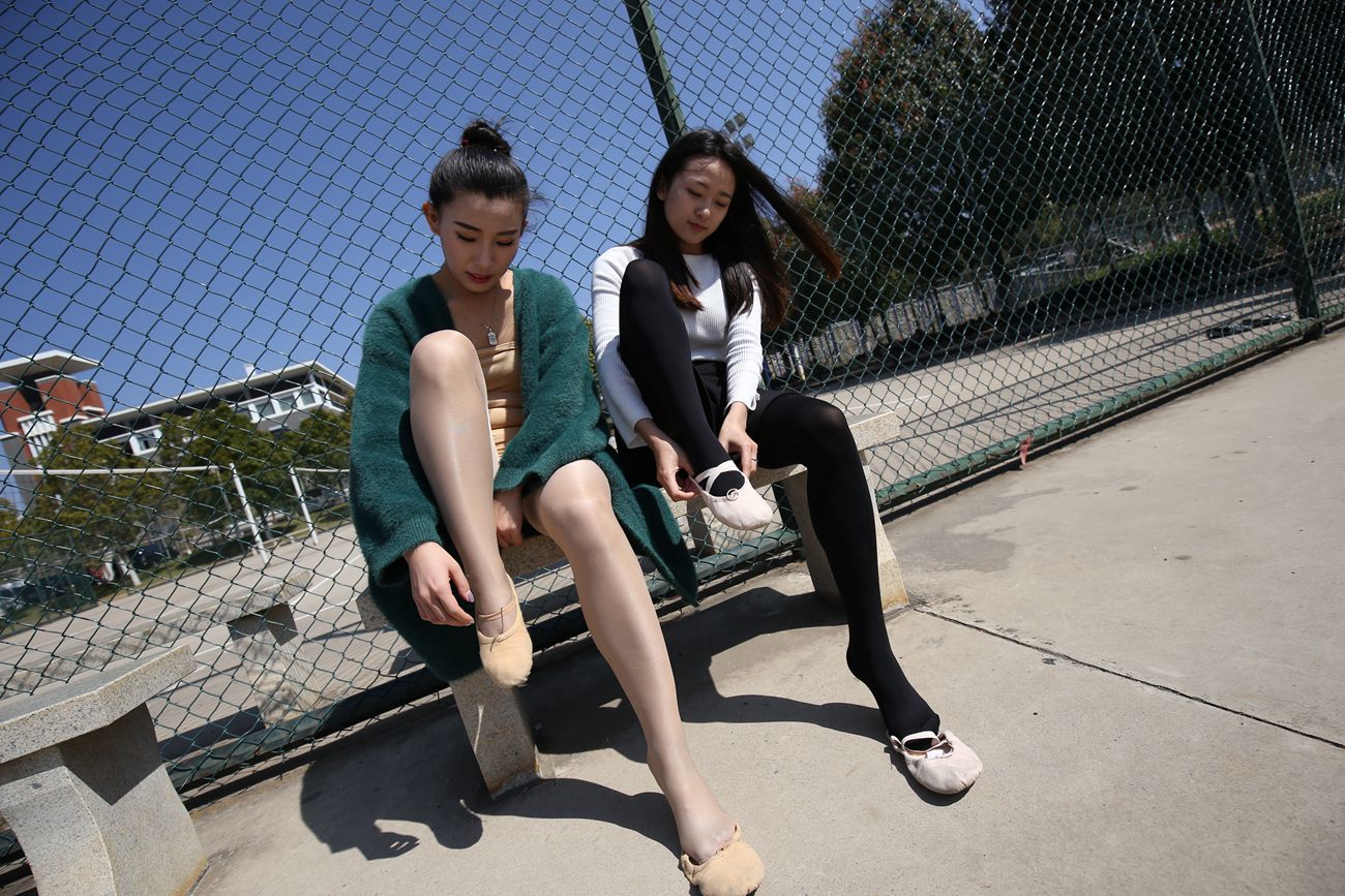 图片[210]-大西瓜爱牙膏-早期作品-W014 舞蹈家5-操场双淑1 [414P] – 速更版-美库