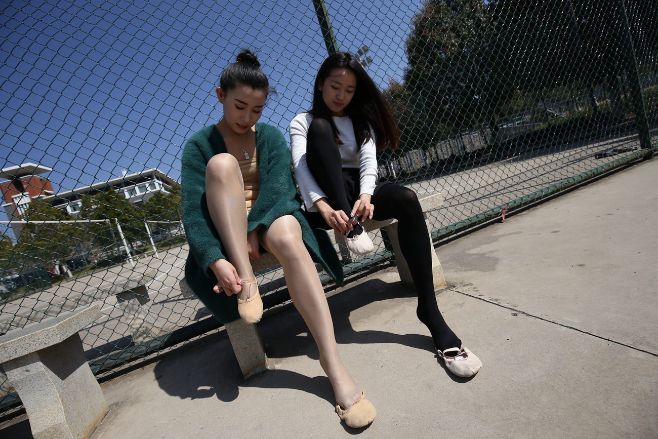 图片[211]-大西瓜爱牙膏-早期作品-W014 舞蹈家5-操场双淑1 [414P] – 速更版-美库