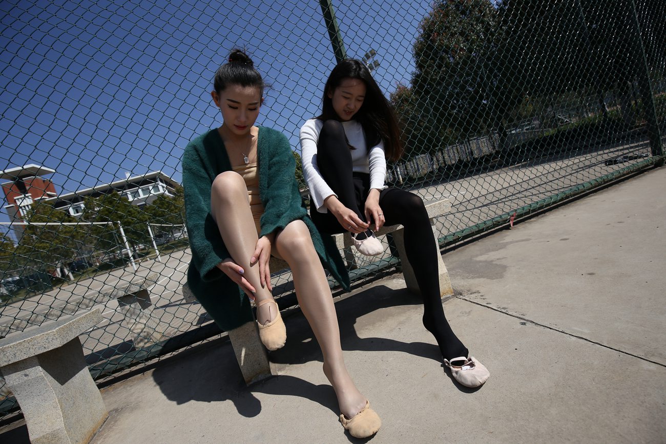 图片[213]-大西瓜爱牙膏-早期作品-W014 舞蹈家5-操场双淑1 [414P] – 速更版-美库