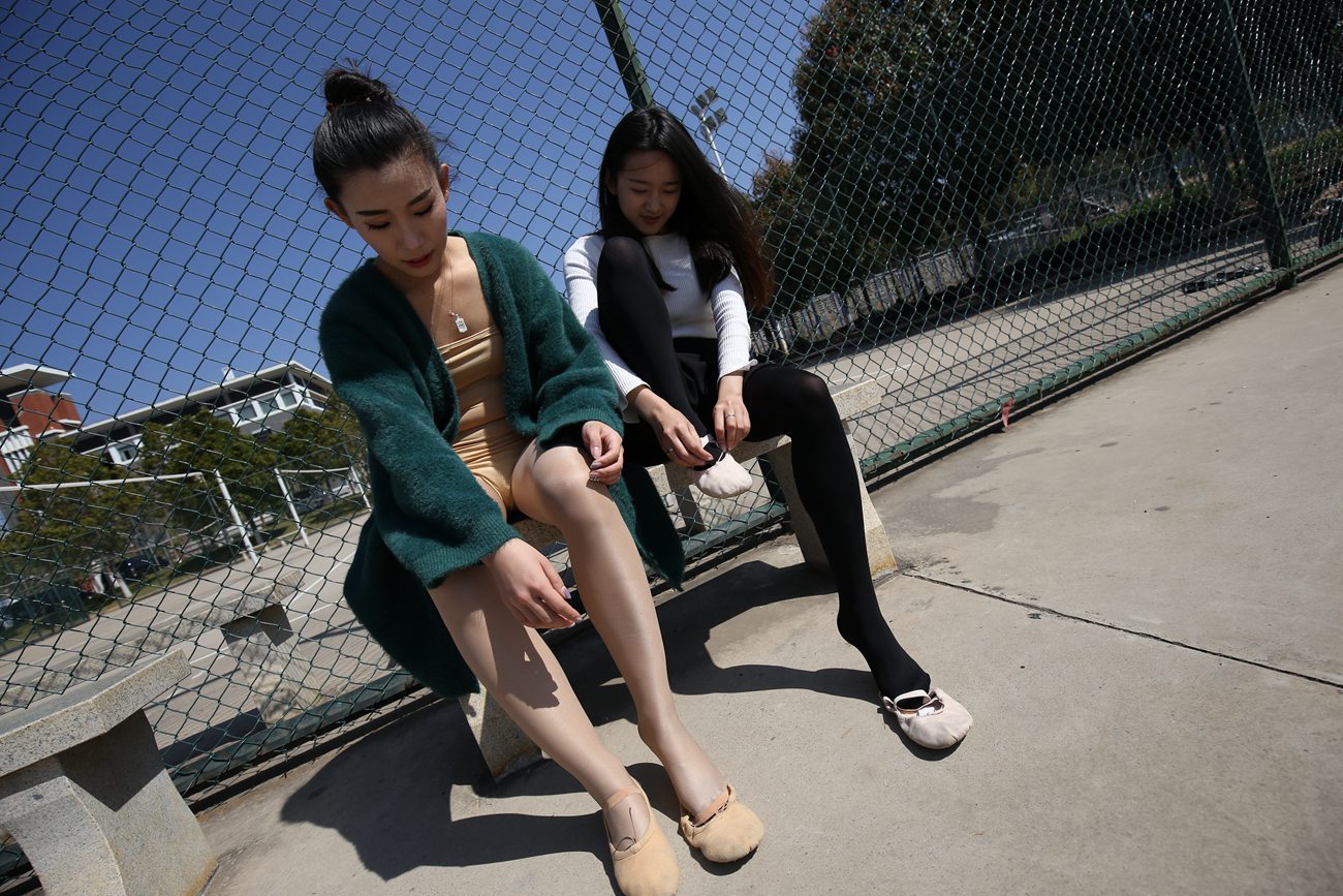 图片[214]-大西瓜爱牙膏-早期作品-W014 舞蹈家5-操场双淑1 [414P] – 速更版-美库