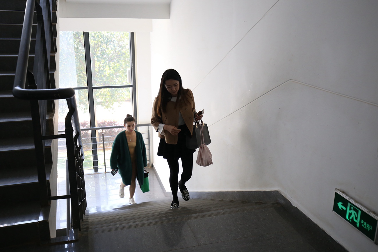 图片[352]-大西瓜爱牙膏-早期作品-W014 舞蹈家5-操场双淑1 [414P] – 速更版-美库