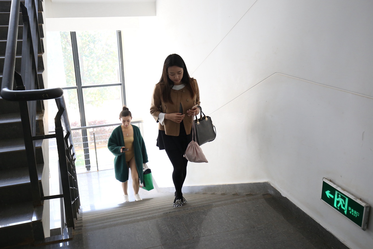 图片[353]-大西瓜爱牙膏-早期作品-W014 舞蹈家5-操场双淑1 [414P] – 速更版-美库