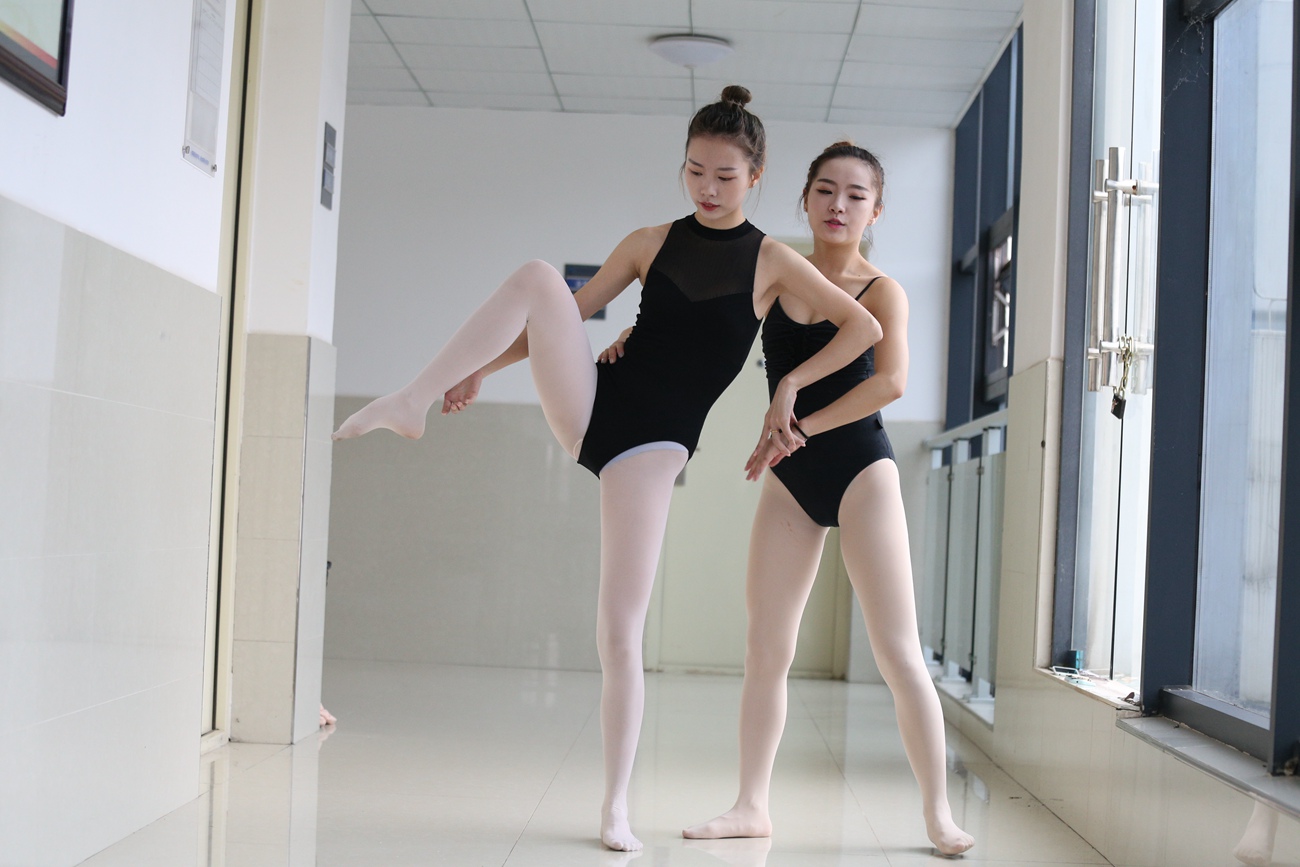 图片[435]-大西瓜爱牙膏-早期作品-W013 舞蹈家4-双黑衣 [515P] – 速更版-美库