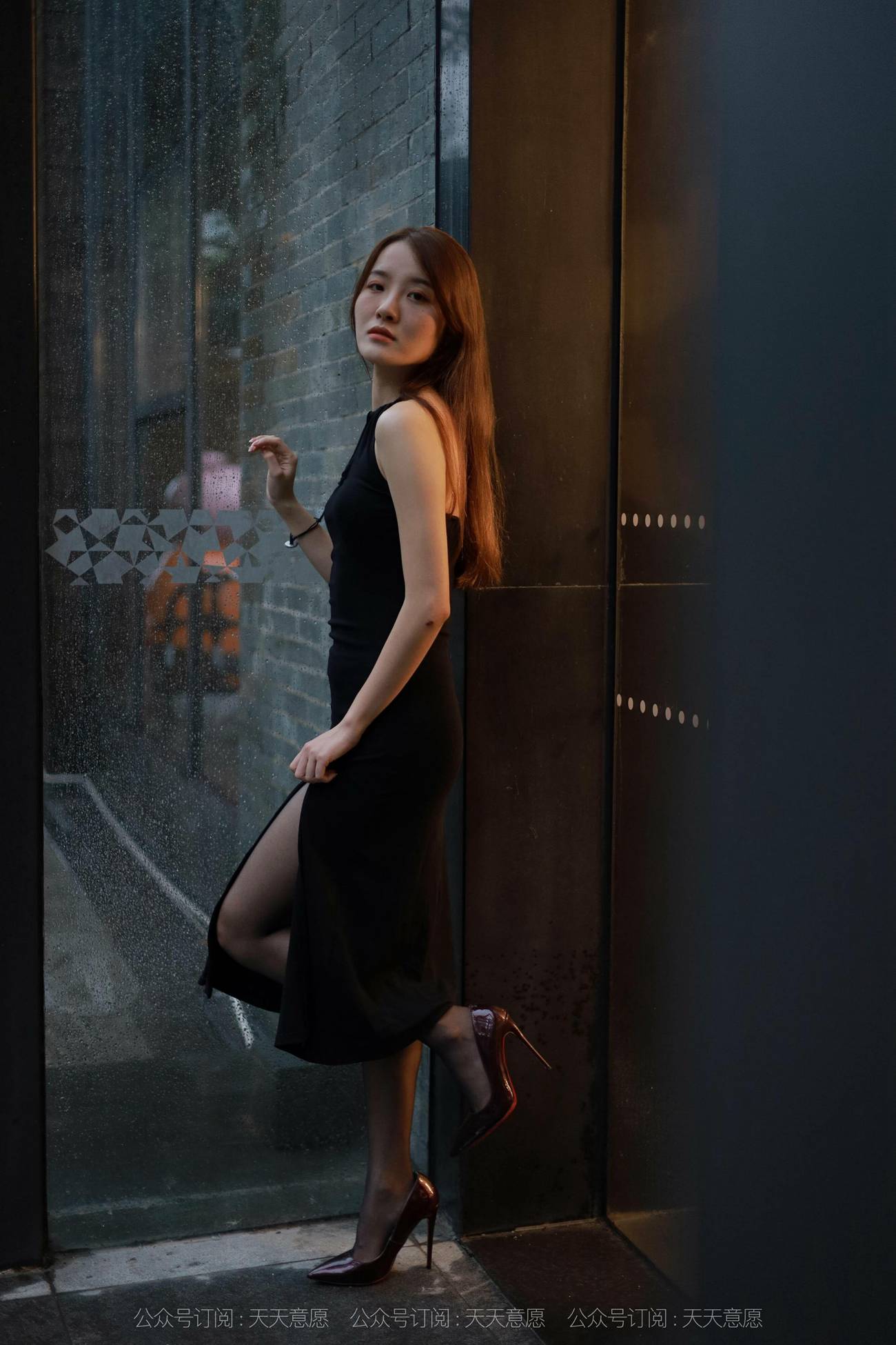 图片[11]-[IESS异思趣向] 2021.09.29 丝享家933：婉苹《黑色长裙》[89P] – 速更版-美库