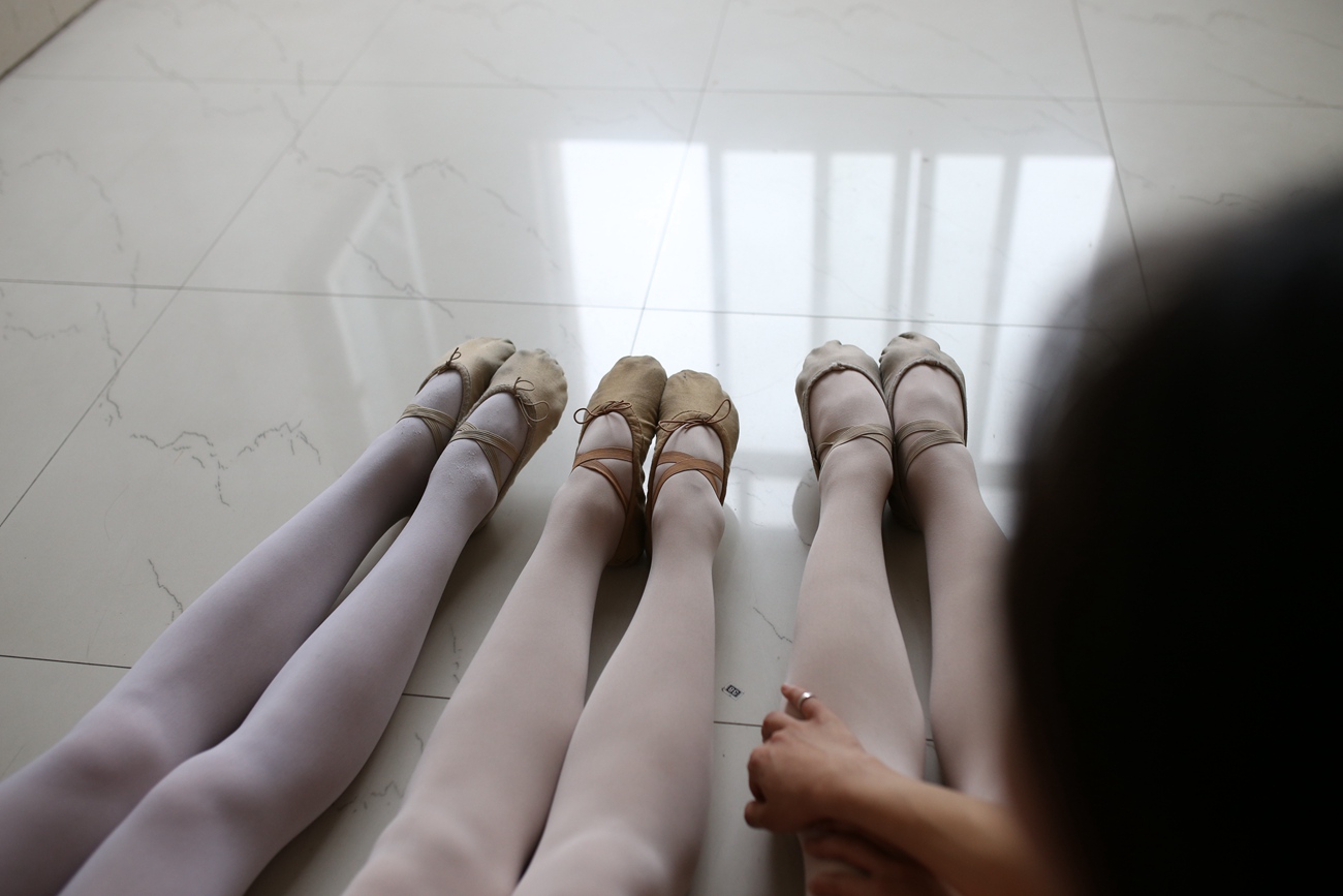 图片[51]-大西瓜爱牙膏-早期作品-W016 舞蹈家6-红衣三姐妹 [220P] – 速更版-美库