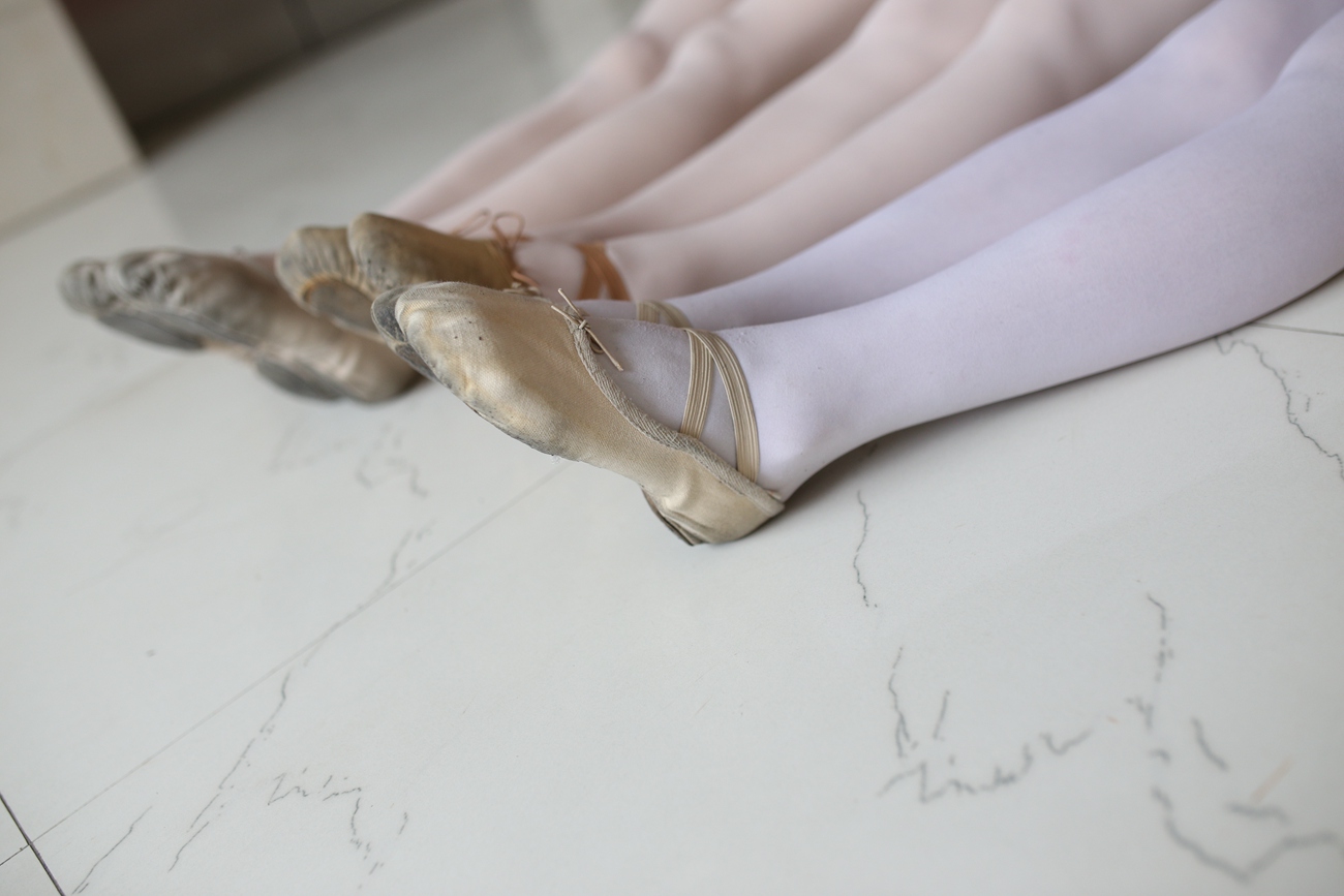 图片[57]-大西瓜爱牙膏-早期作品-W016 舞蹈家6-红衣三姐妹 [220P] – 速更版-美库