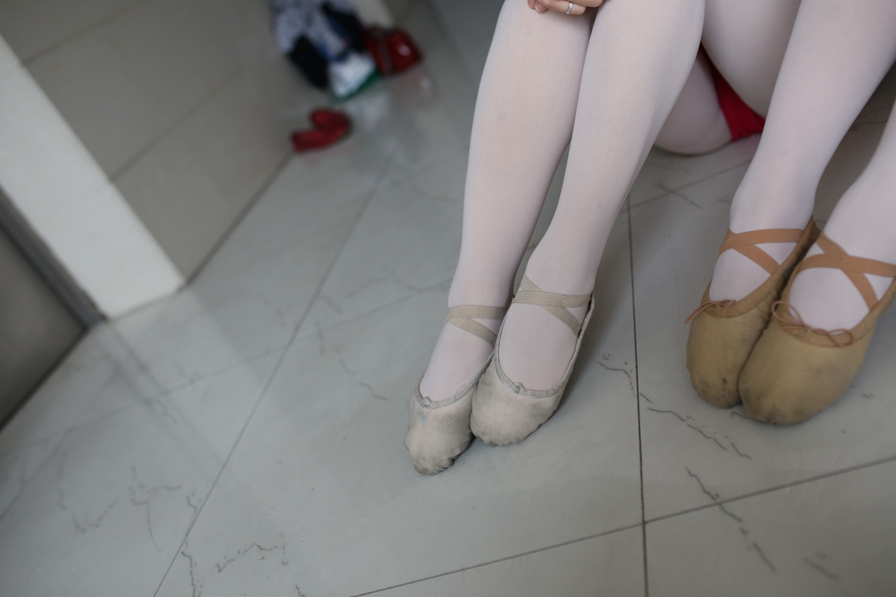 图片[110]-大西瓜爱牙膏-早期作品-W016 舞蹈家6-红衣三姐妹 [220P] – 速更版-美库