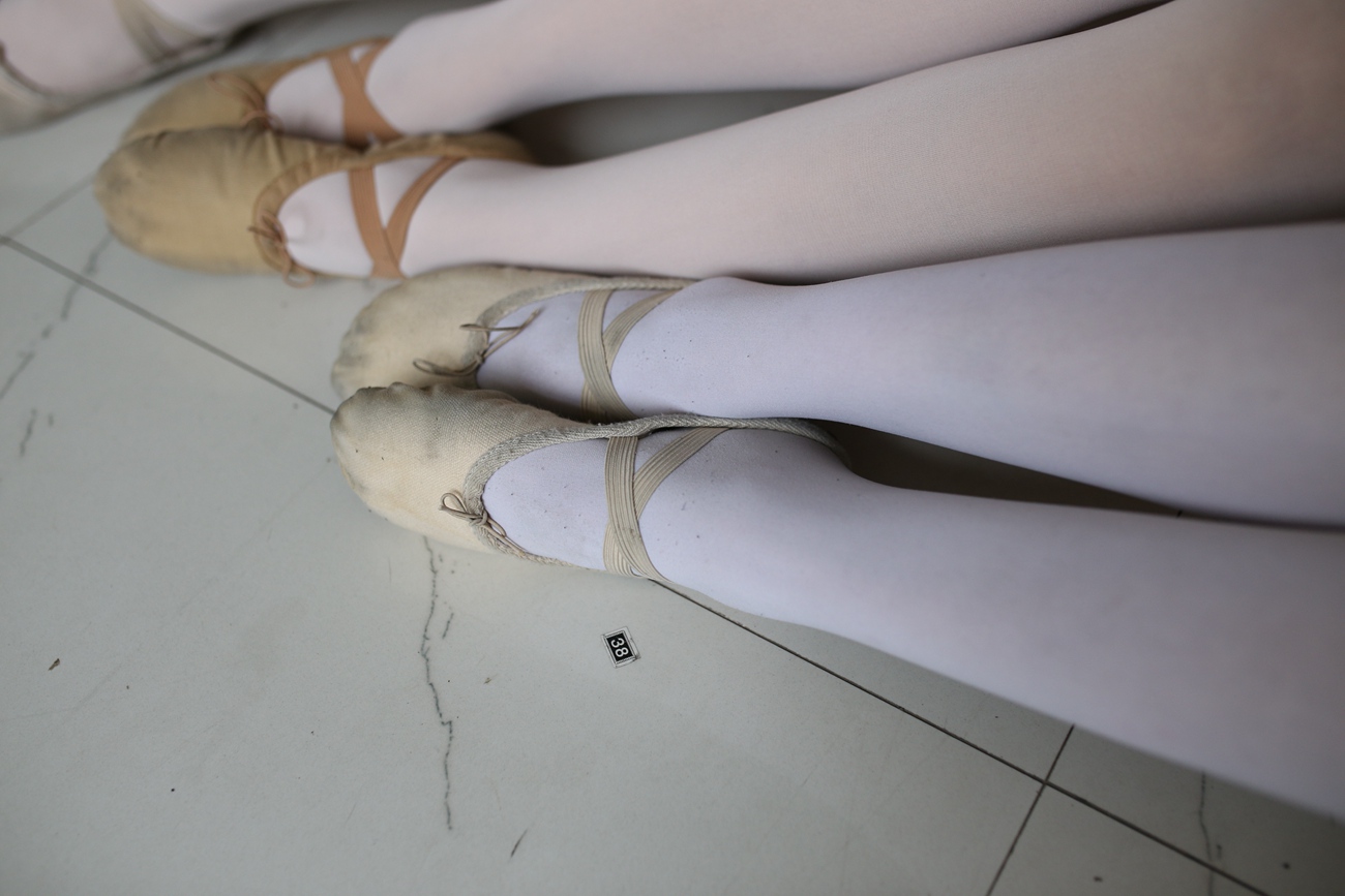 图片[113]-大西瓜爱牙膏-早期作品-W016 舞蹈家6-红衣三姐妹 [220P] – 速更版-美库