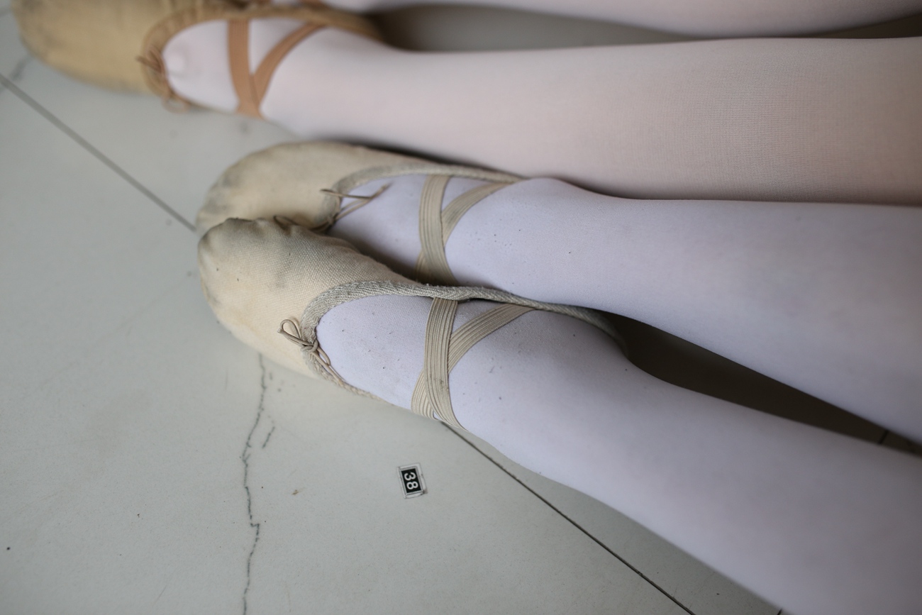 图片[114]-大西瓜爱牙膏-早期作品-W016 舞蹈家6-红衣三姐妹 [220P] – 速更版-美库