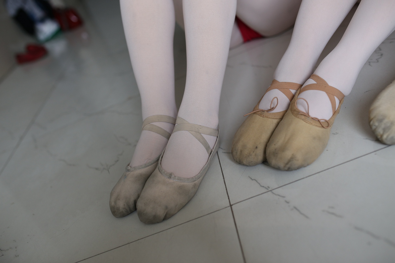 图片[117]-大西瓜爱牙膏-早期作品-W016 舞蹈家6-红衣三姐妹 [220P] – 速更版-美库