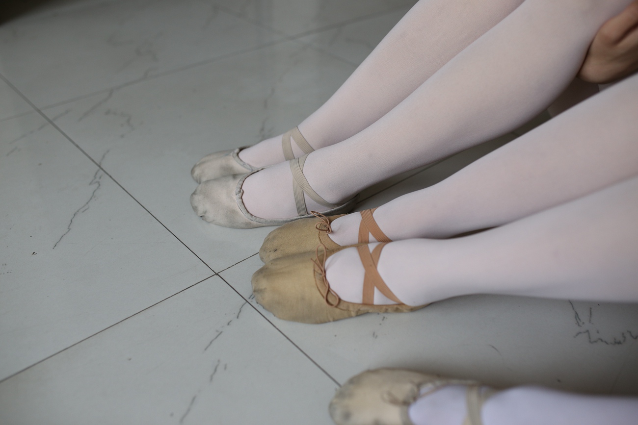 图片[121]-大西瓜爱牙膏-早期作品-W016 舞蹈家6-红衣三姐妹 [220P] – 速更版-美库