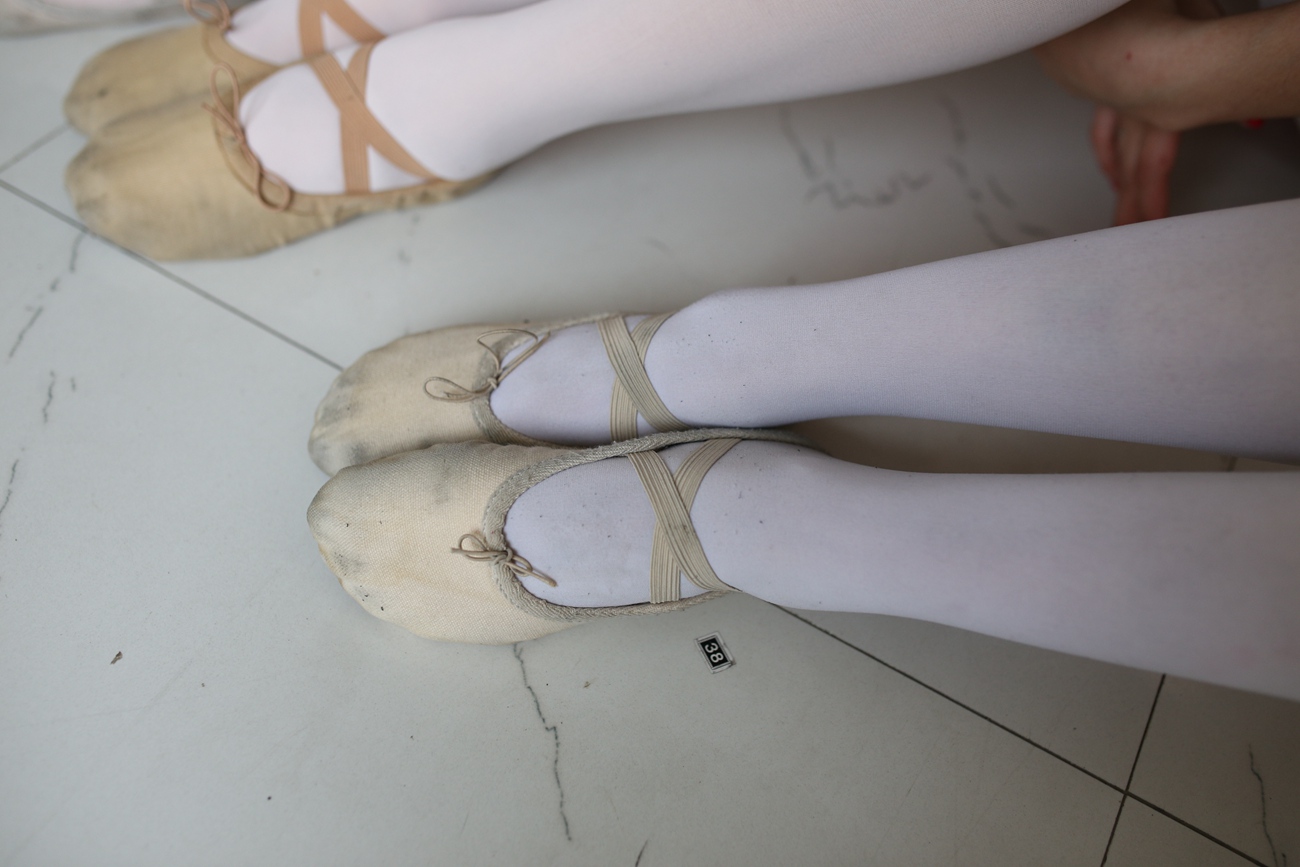 图片[127]-大西瓜爱牙膏-早期作品-W016 舞蹈家6-红衣三姐妹 [220P] – 速更版-美库