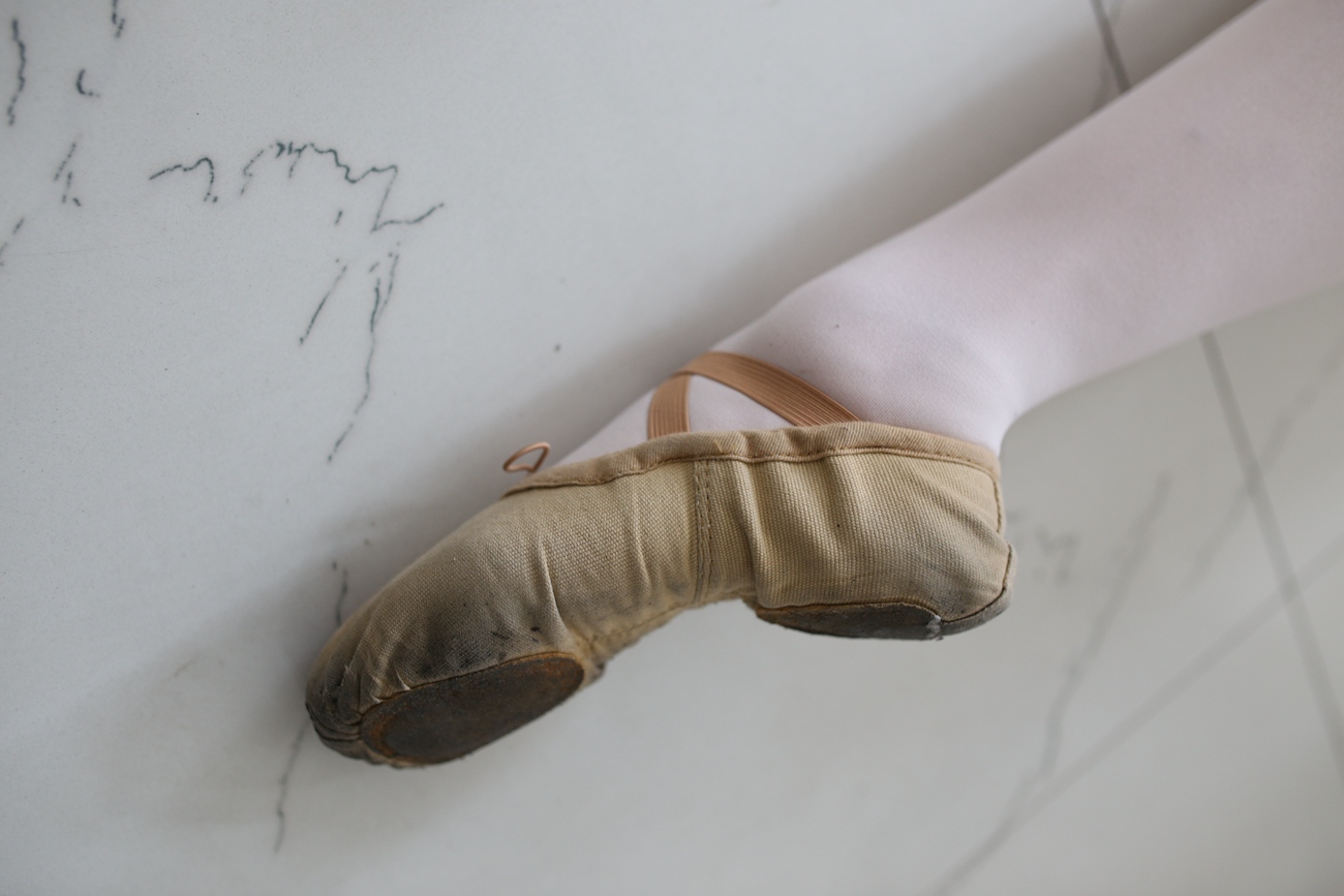 图片[141]-大西瓜爱牙膏-早期作品-W016 舞蹈家6-红衣三姐妹 [220P] – 速更版-美库