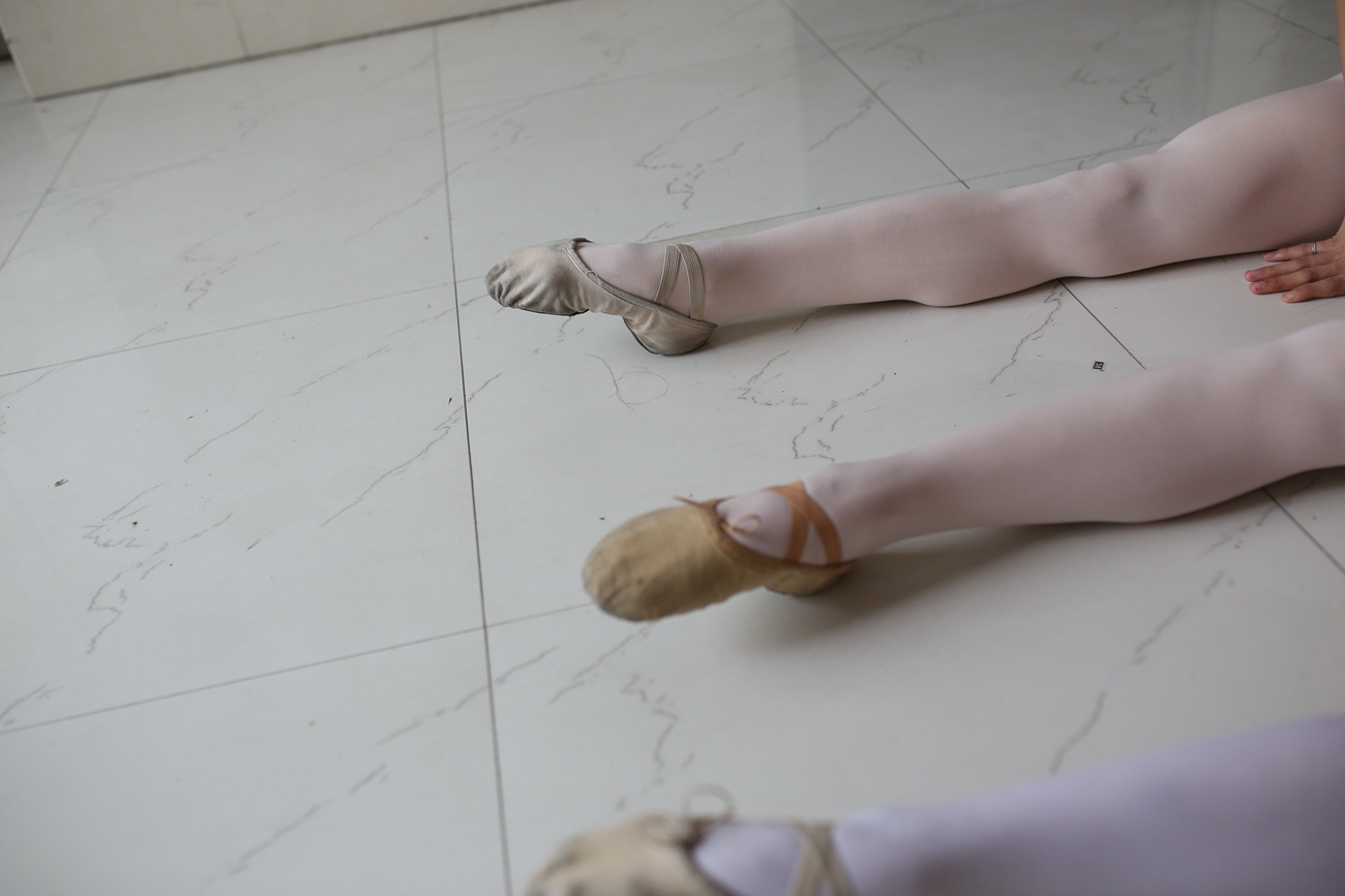 图片[147]-大西瓜爱牙膏-早期作品-W016 舞蹈家6-红衣三姐妹 [220P] – 速更版-美库