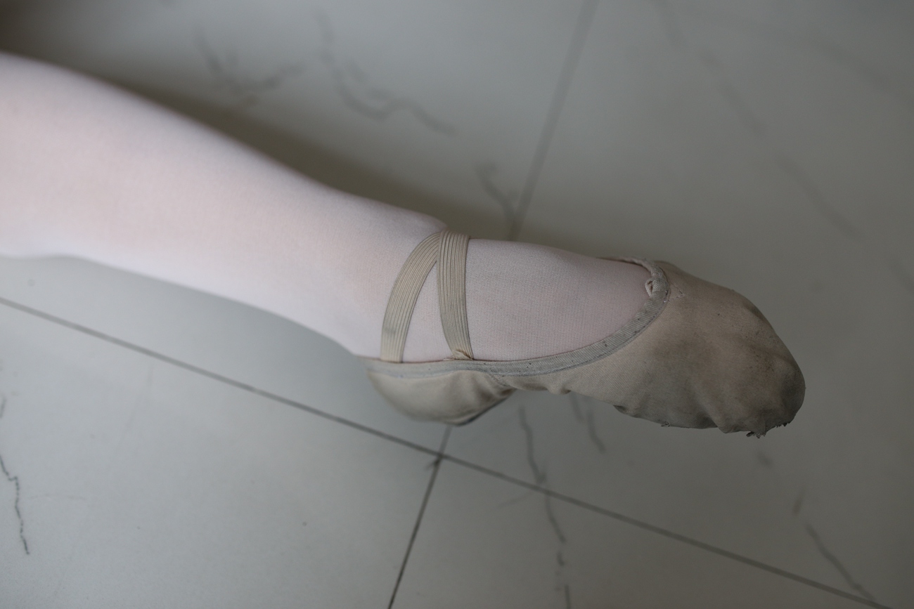 图片[152]-大西瓜爱牙膏-早期作品-W016 舞蹈家6-红衣三姐妹 [220P] – 速更版-美库