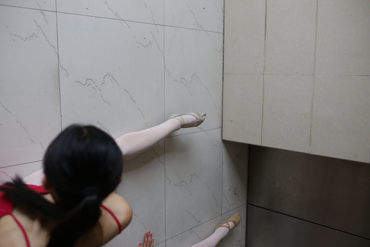 图片[153]-大西瓜爱牙膏-早期作品-W016 舞蹈家6-红衣三姐妹 [220P] – 速更版-美库