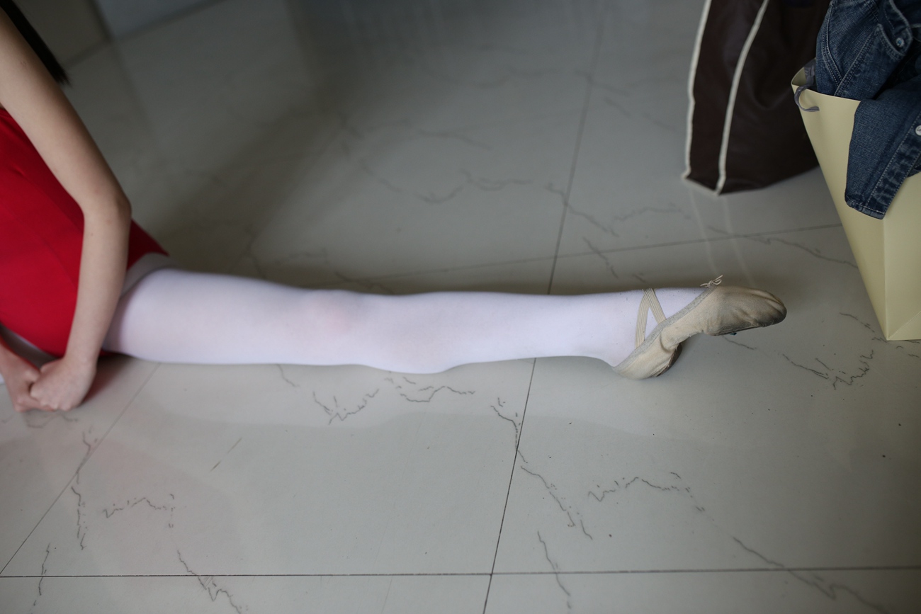 图片[156]-大西瓜爱牙膏-早期作品-W016 舞蹈家6-红衣三姐妹 [220P] – 速更版-美库